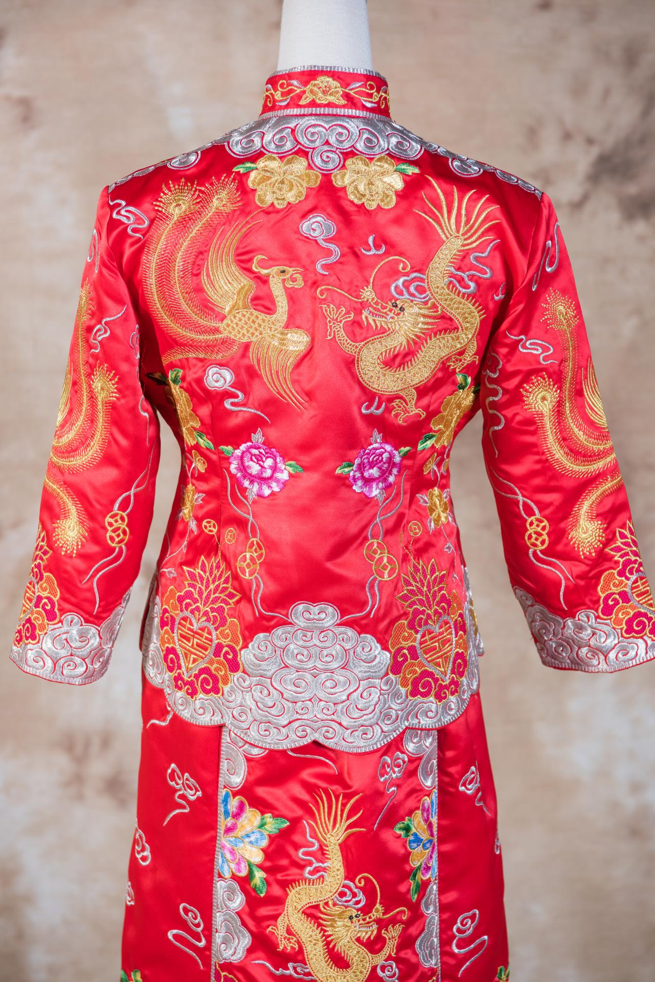 拍照秀禾服,宴客秀禾服,秀禾服,中式禮服,中式婚紗,龍鳳褂,秀禾服款式,秀禾服租借,秀禾服婚紗