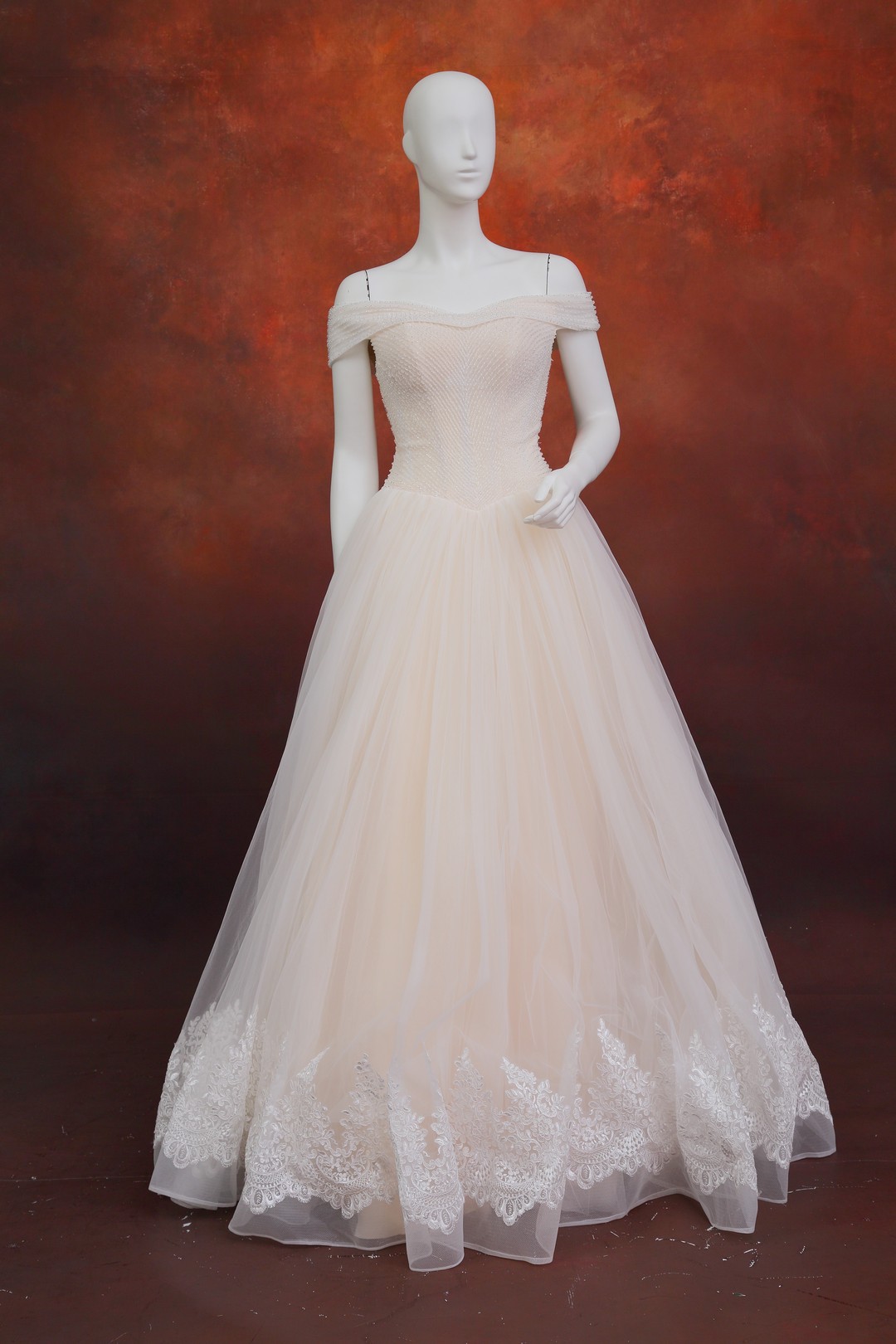 拍照類白紗,宴客類白紗,宴客白紗,類白紗,輕婚紗,婚紗禮服,白紗禮服,禮服租借,白紗款式,類白紗推薦,婚禮白紗