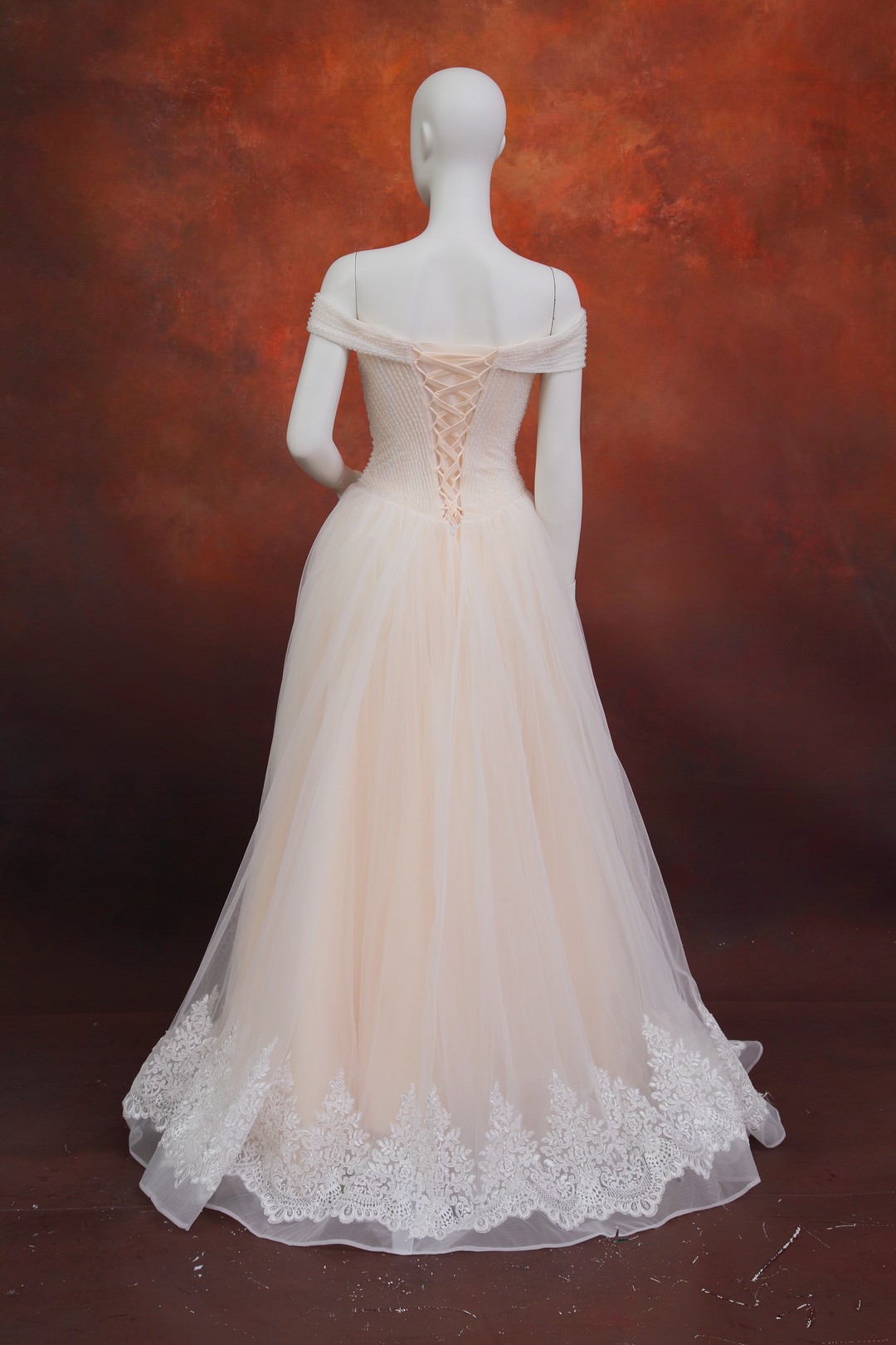 拍照類白紗,宴客類白紗,宴客白紗,類白紗,輕婚紗,婚紗禮服,白紗禮服,禮服租借,白紗款式,類白紗推薦,婚禮白紗