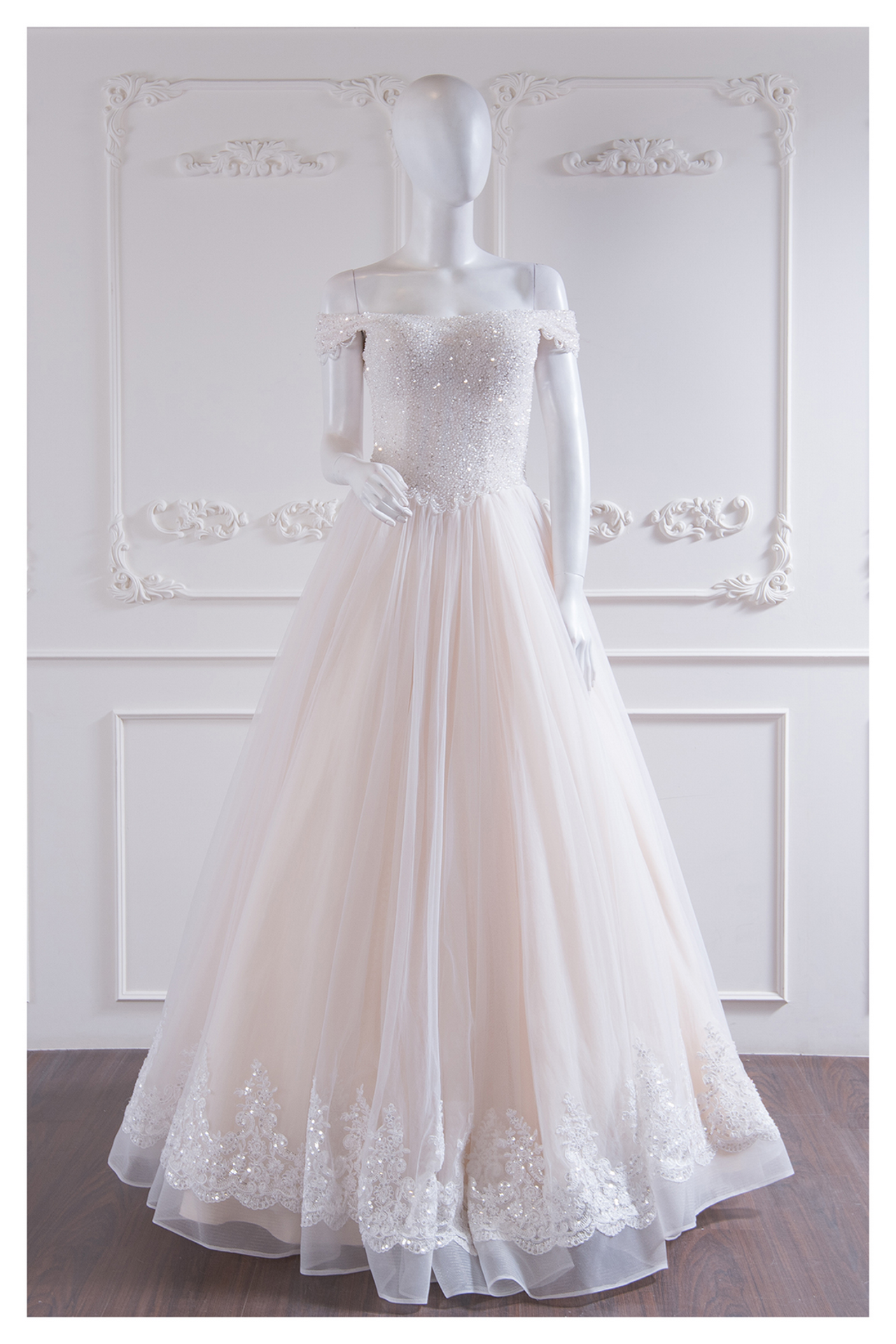 拍照類白紗,宴客類白紗,宴客白紗,類白紗,輕婚紗,婚紗禮服,白紗禮服,禮服租借,白紗款式,類白紗推薦,婚禮白紗