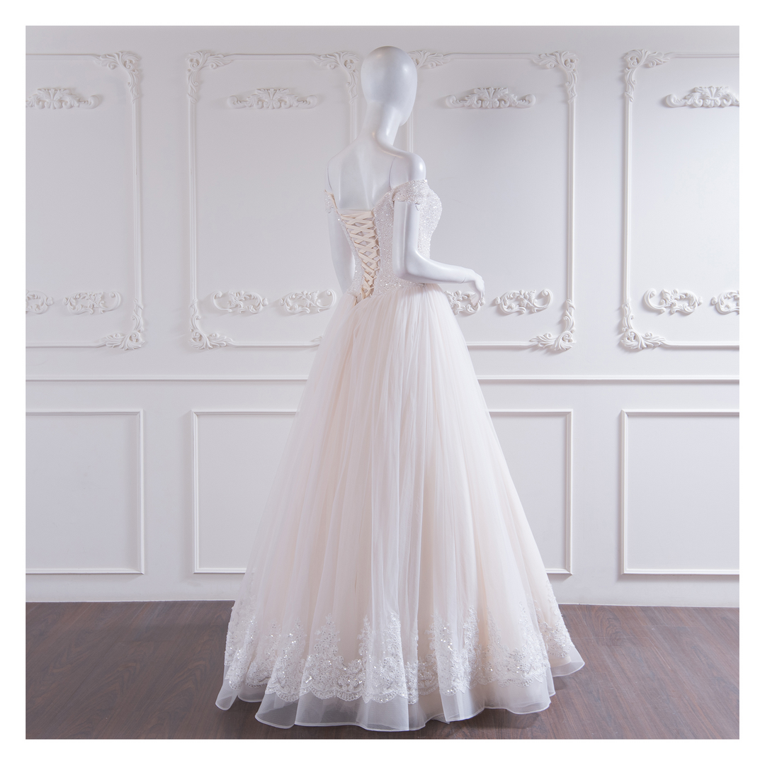 拍照類白紗,宴客類白紗,宴客白紗,類白紗,輕婚紗,婚紗禮服,白紗禮服,禮服租借,白紗款式,類白紗推薦,婚禮白紗