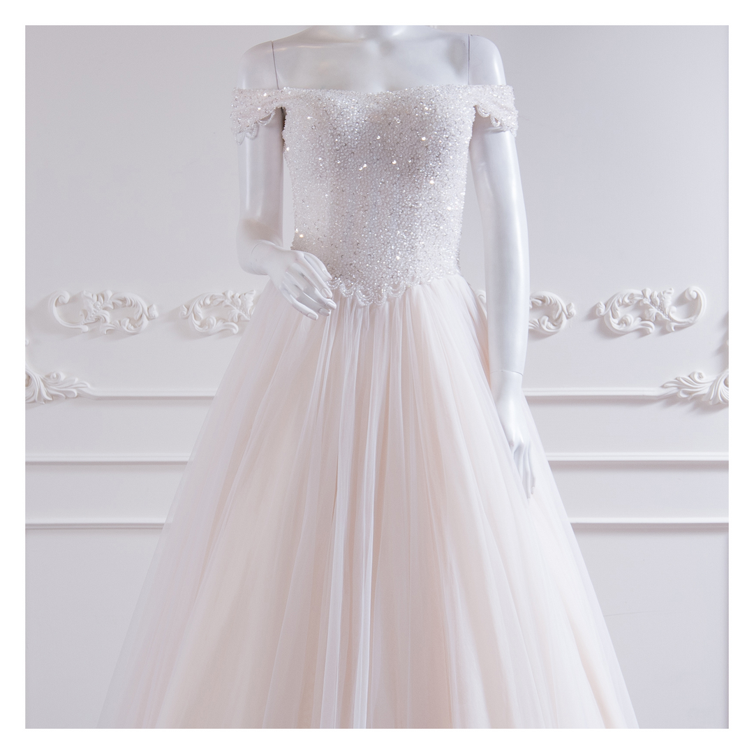 拍照類白紗,宴客類白紗,宴客白紗,類白紗,輕婚紗,婚紗禮服,白紗禮服,禮服租借,白紗款式,類白紗推薦,婚禮白紗