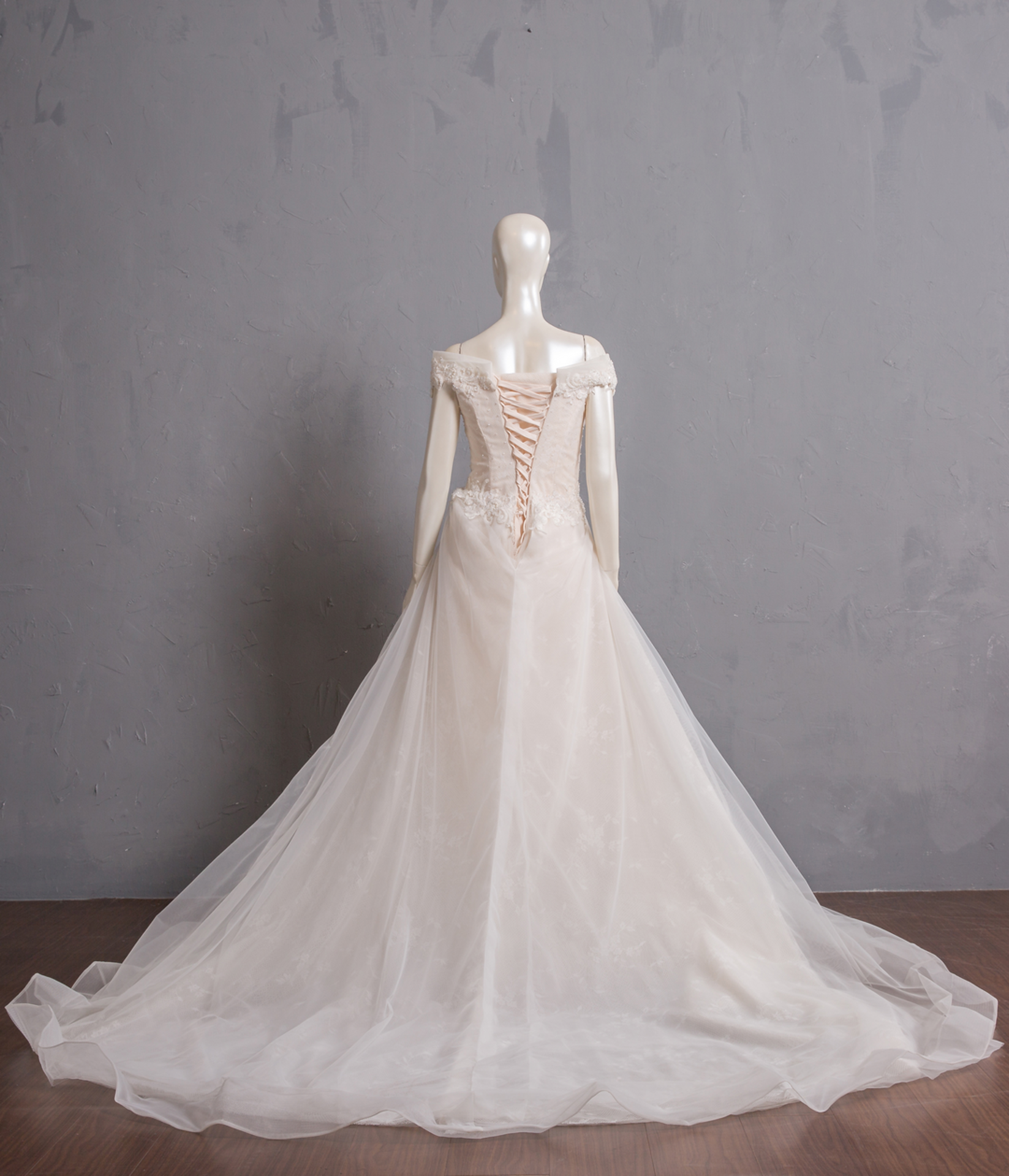 拍照類白紗,宴客類白紗,宴客白紗,類白紗,輕婚紗,婚紗禮服,白紗禮服,禮服租借,白紗款式,類白紗推薦,婚禮白紗