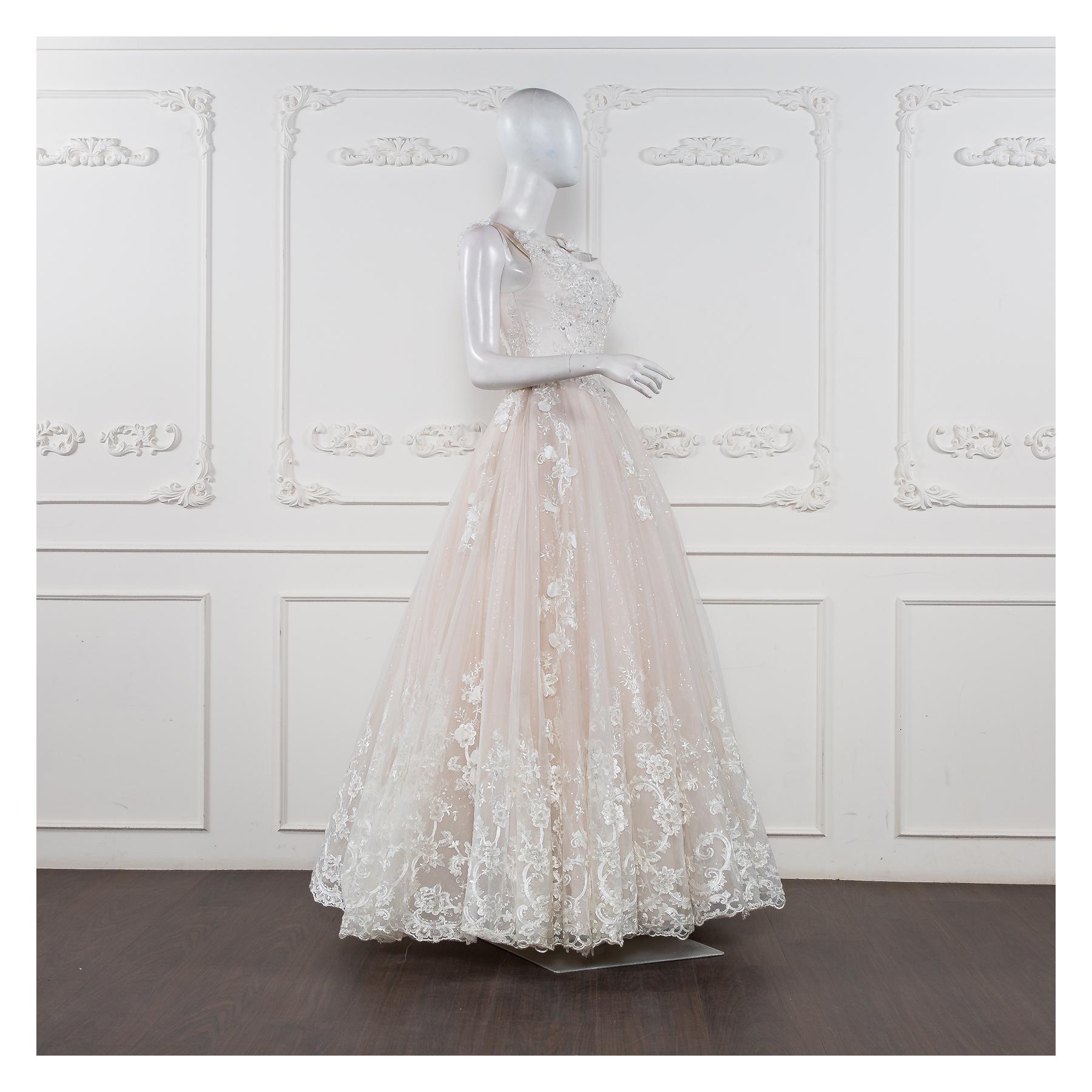 拍照類白紗,宴客類白紗,宴客白紗,類白紗,輕婚紗,婚紗禮服,白紗禮服,禮服租借,白紗款式,類白紗推薦,婚禮白紗