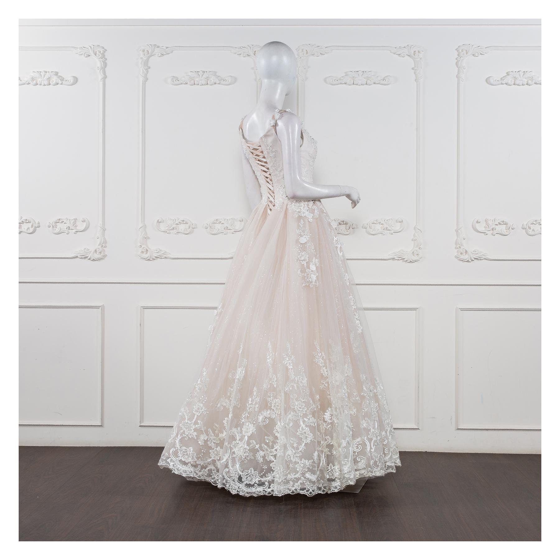 拍照類白紗,宴客類白紗,宴客白紗,類白紗,輕婚紗,婚紗禮服,白紗禮服,禮服租借,白紗款式,類白紗推薦,婚禮白紗