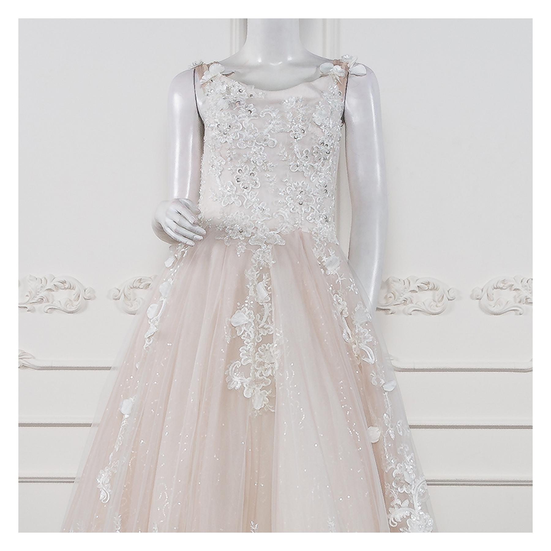 拍照類白紗,宴客類白紗,宴客白紗,類白紗,輕婚紗,婚紗禮服,白紗禮服,禮服租借,白紗款式,類白紗推薦,婚禮白紗