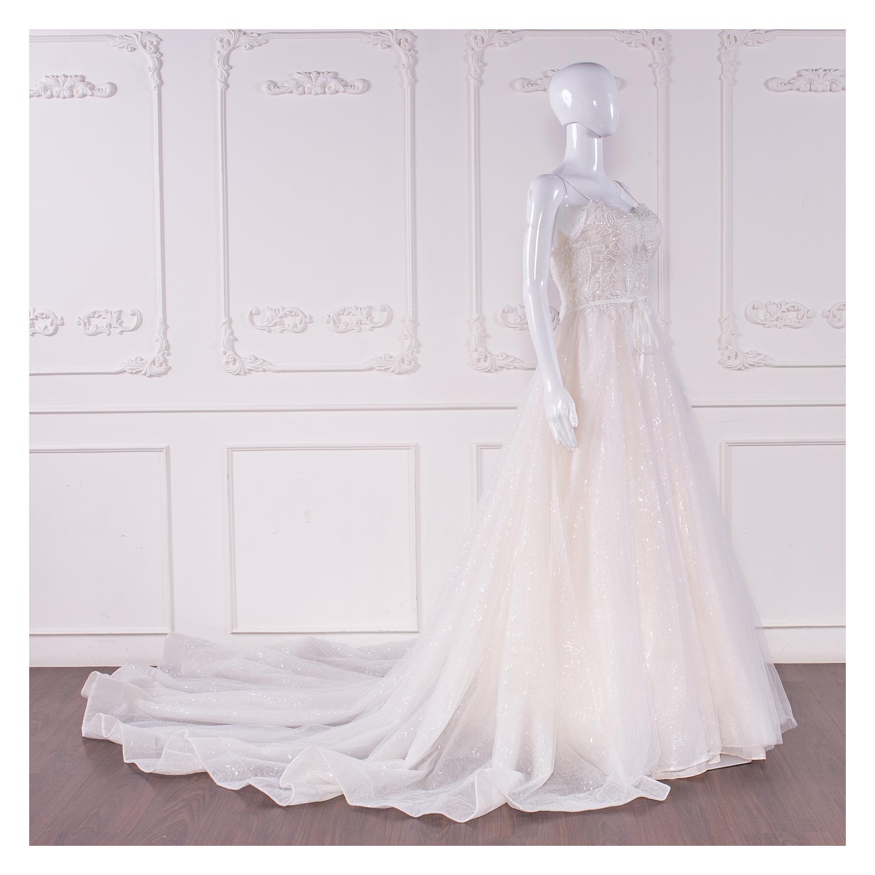 拍照類白紗,宴客類白紗,宴客白紗,類白紗,輕婚紗,婚紗禮服,白紗禮服,禮服租借,白紗款式,類白紗推薦,婚禮白紗