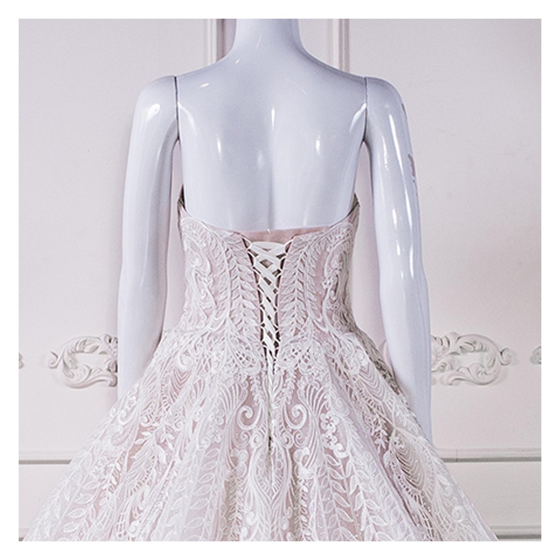 拍照類白紗,宴客類白紗,宴客白紗,類白紗,輕婚紗,婚紗禮服,白紗禮服,禮服租借,白紗款式,類白紗推薦,婚禮白紗