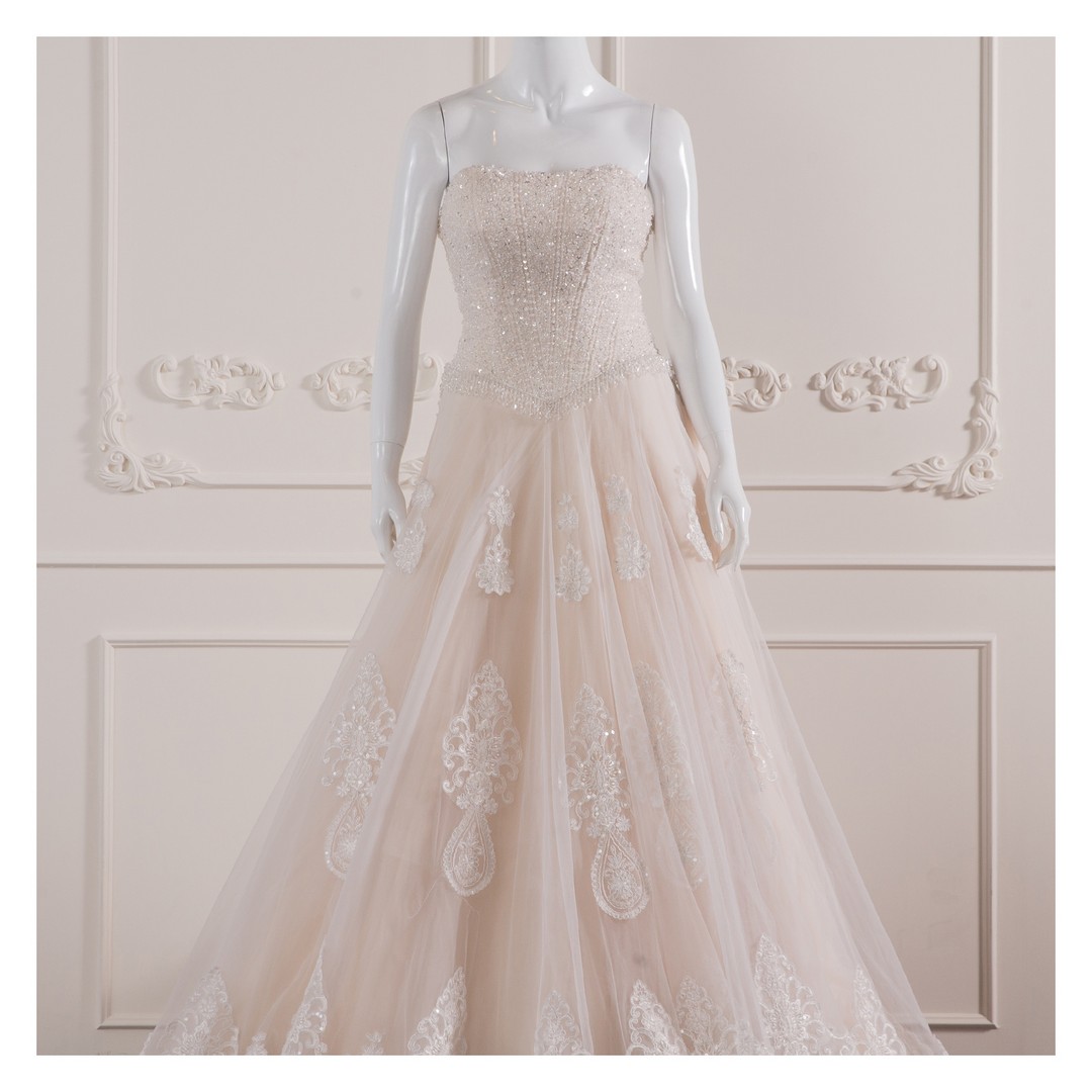 拍照類白紗,宴客類白紗,宴客白紗,類白紗,輕婚紗,婚紗禮服,白紗禮服,禮服租借,白紗款式,類白紗推薦,婚禮白紗