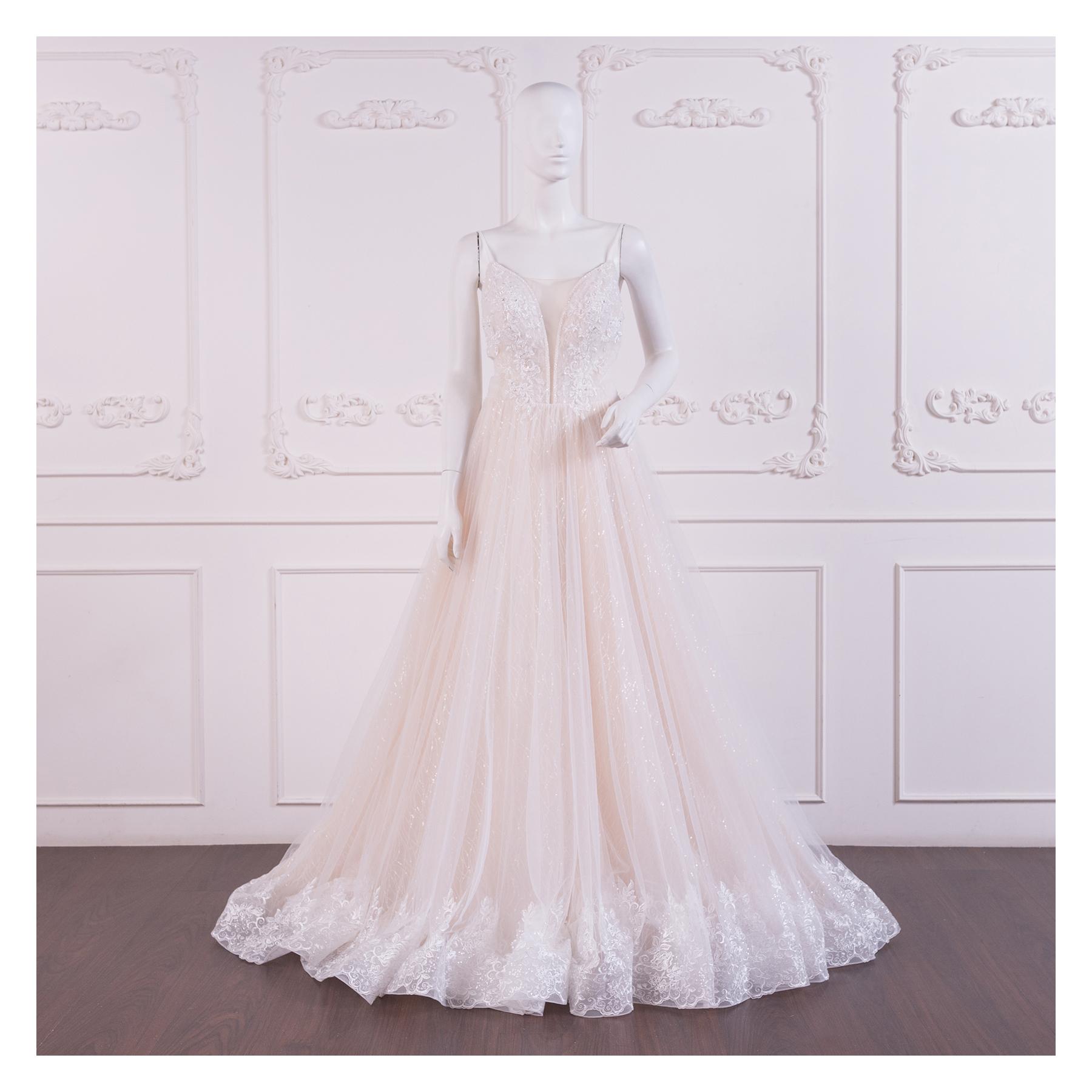 拍照類白紗,宴客類白紗,宴客白紗,類白紗,輕婚紗,婚紗禮服,白紗禮服,禮服租借,白紗款式,類白紗推薦,婚禮白紗