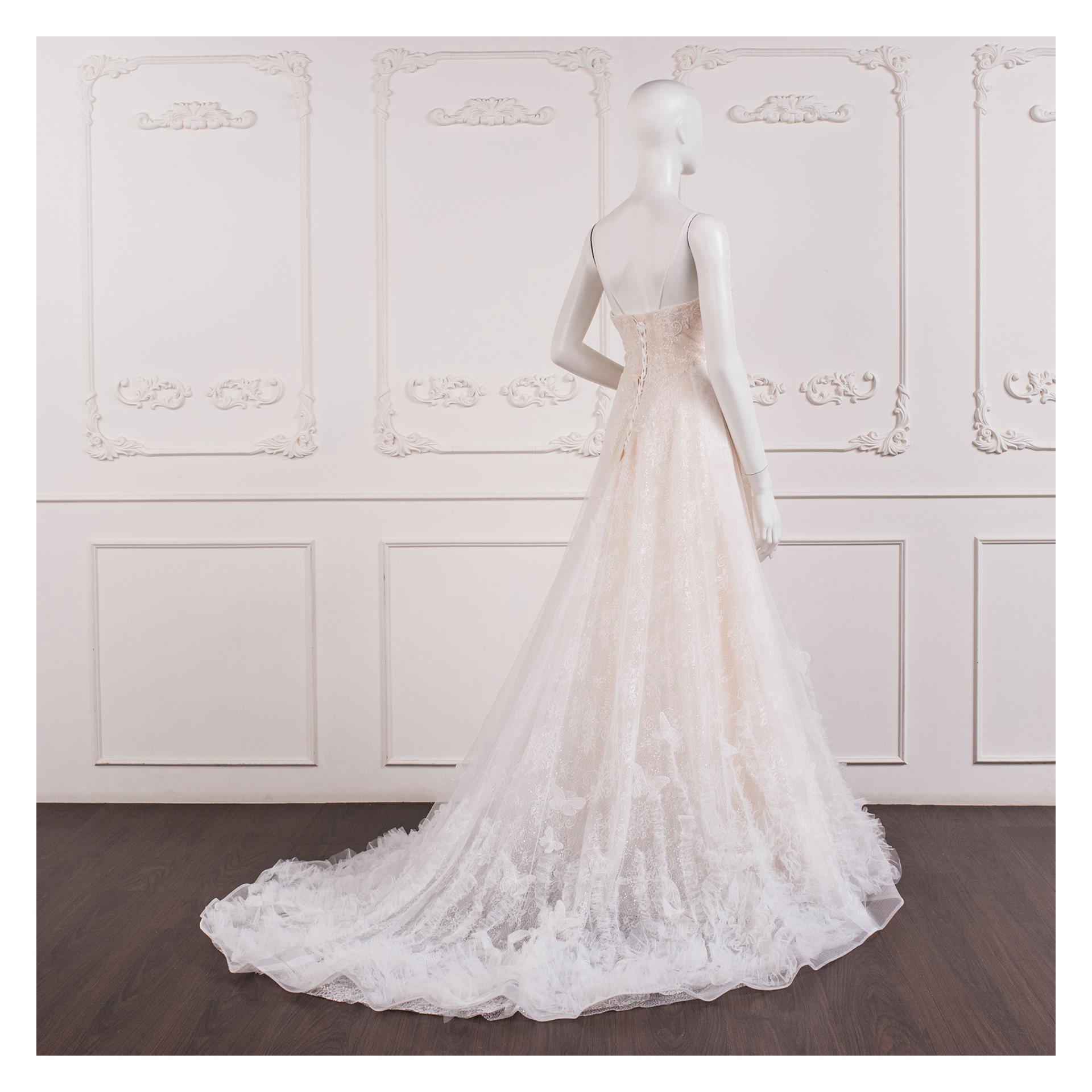 拍照類白紗,宴客類白紗,宴客白紗,類白紗,輕婚紗,婚紗禮服,白紗禮服,禮服租借,白紗款式,類白紗推薦,婚禮白紗