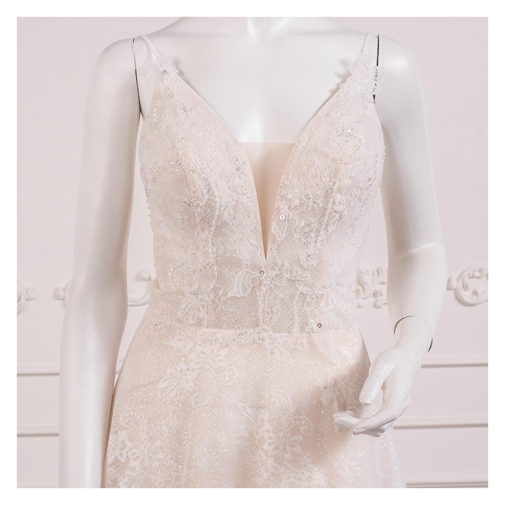 拍照類白紗,宴客類白紗,宴客白紗,類白紗,輕婚紗,婚紗禮服,白紗禮服,禮服租借,白紗款式,類白紗推薦,婚禮白紗