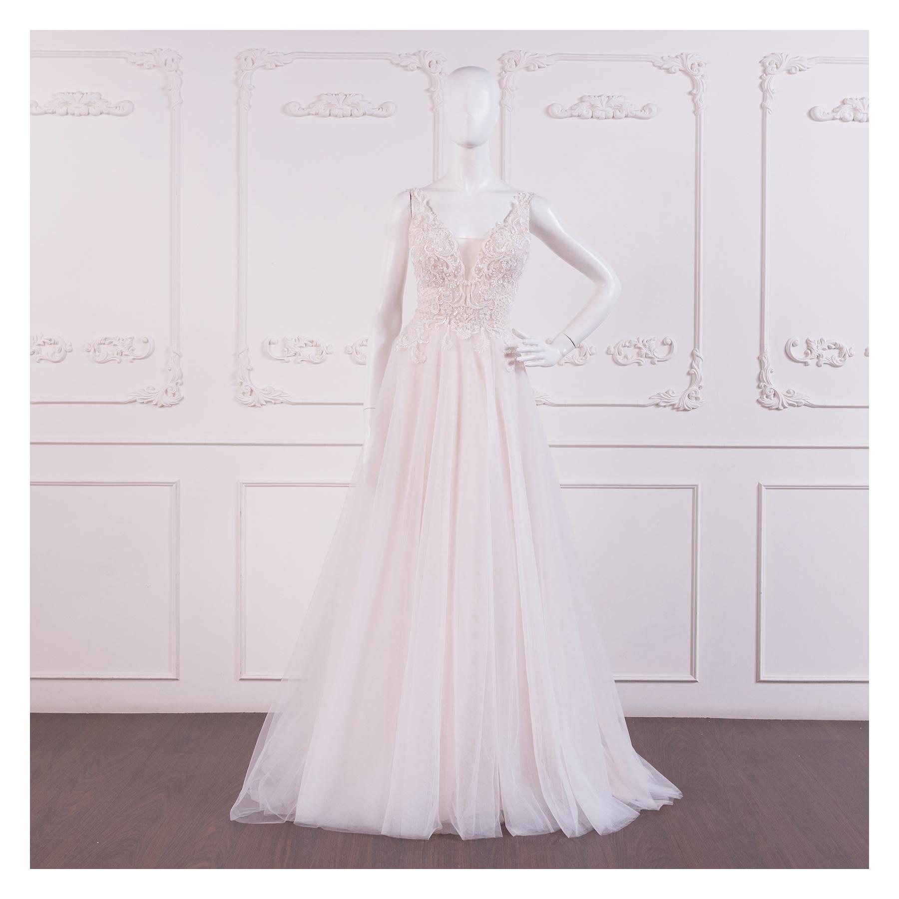 拍照類白紗,宴客類白紗,宴客白紗,類白紗,輕婚紗,婚紗禮服,白紗禮服,禮服租借,白紗款式,類白紗推薦,婚禮白紗