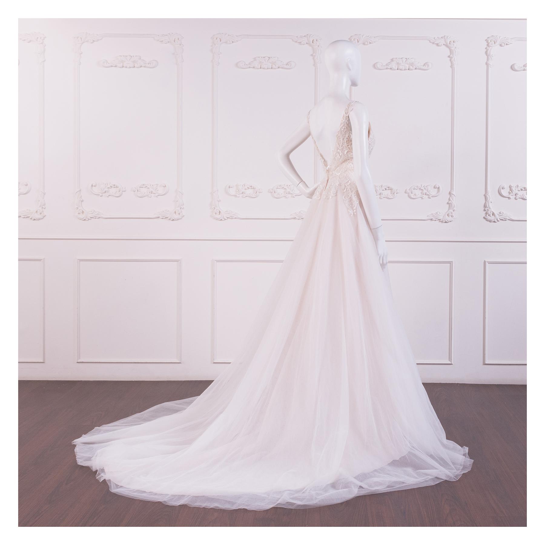 拍照類白紗,宴客類白紗,宴客白紗,類白紗,輕婚紗,婚紗禮服,白紗禮服,禮服租借,白紗款式,類白紗推薦,婚禮白紗