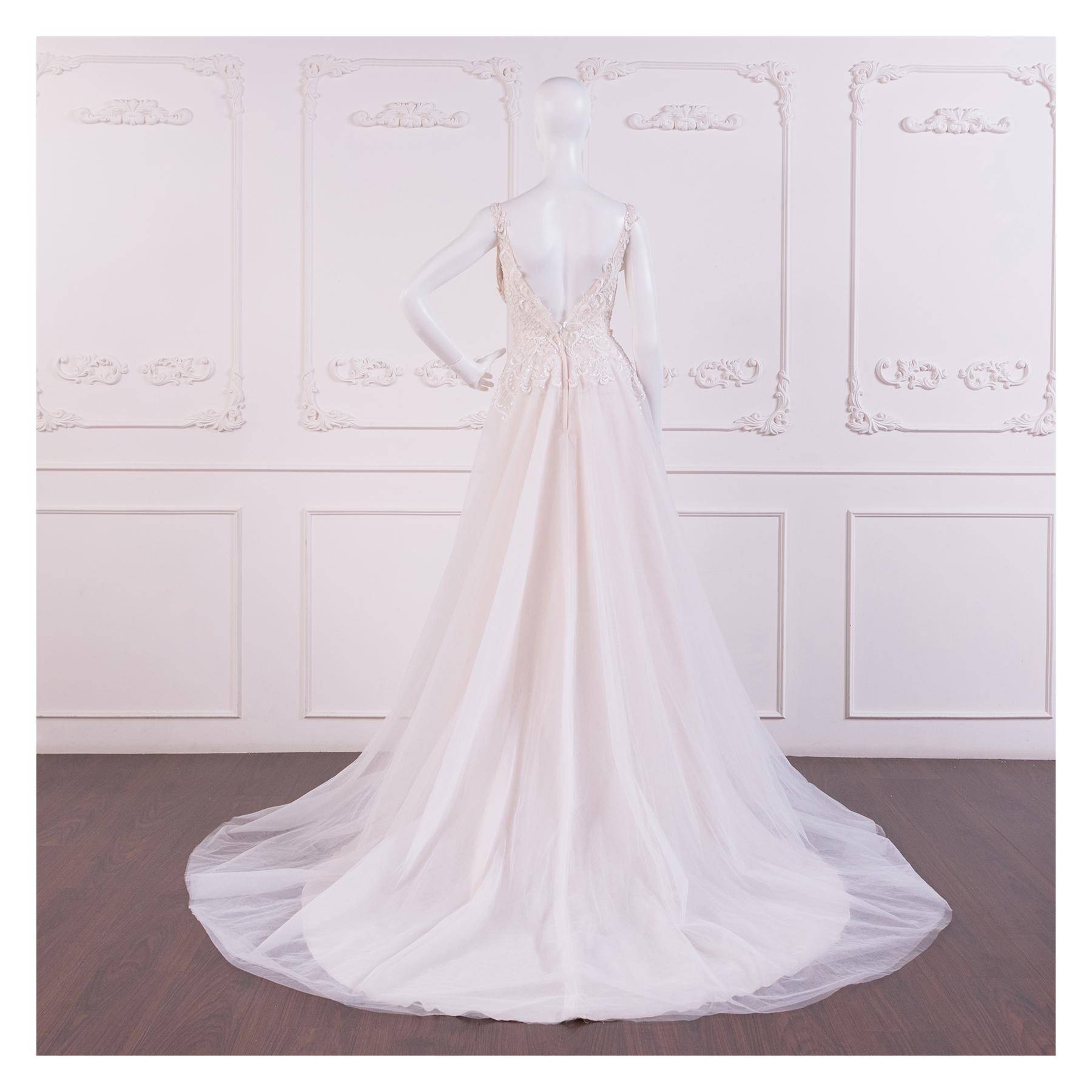 拍照類白紗,宴客類白紗,宴客白紗,類白紗,輕婚紗,婚紗禮服,白紗禮服,禮服租借,白紗款式,類白紗推薦,婚禮白紗