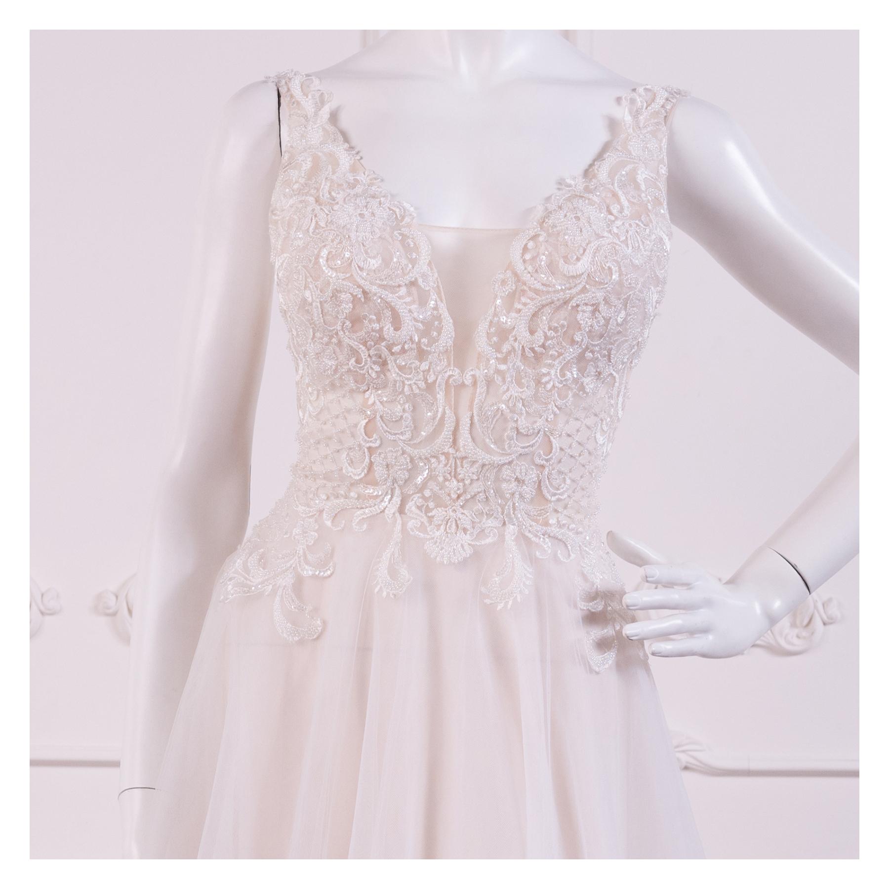 拍照類白紗,宴客類白紗,宴客白紗,類白紗,輕婚紗,婚紗禮服,白紗禮服,禮服租借,白紗款式,類白紗推薦,婚禮白紗