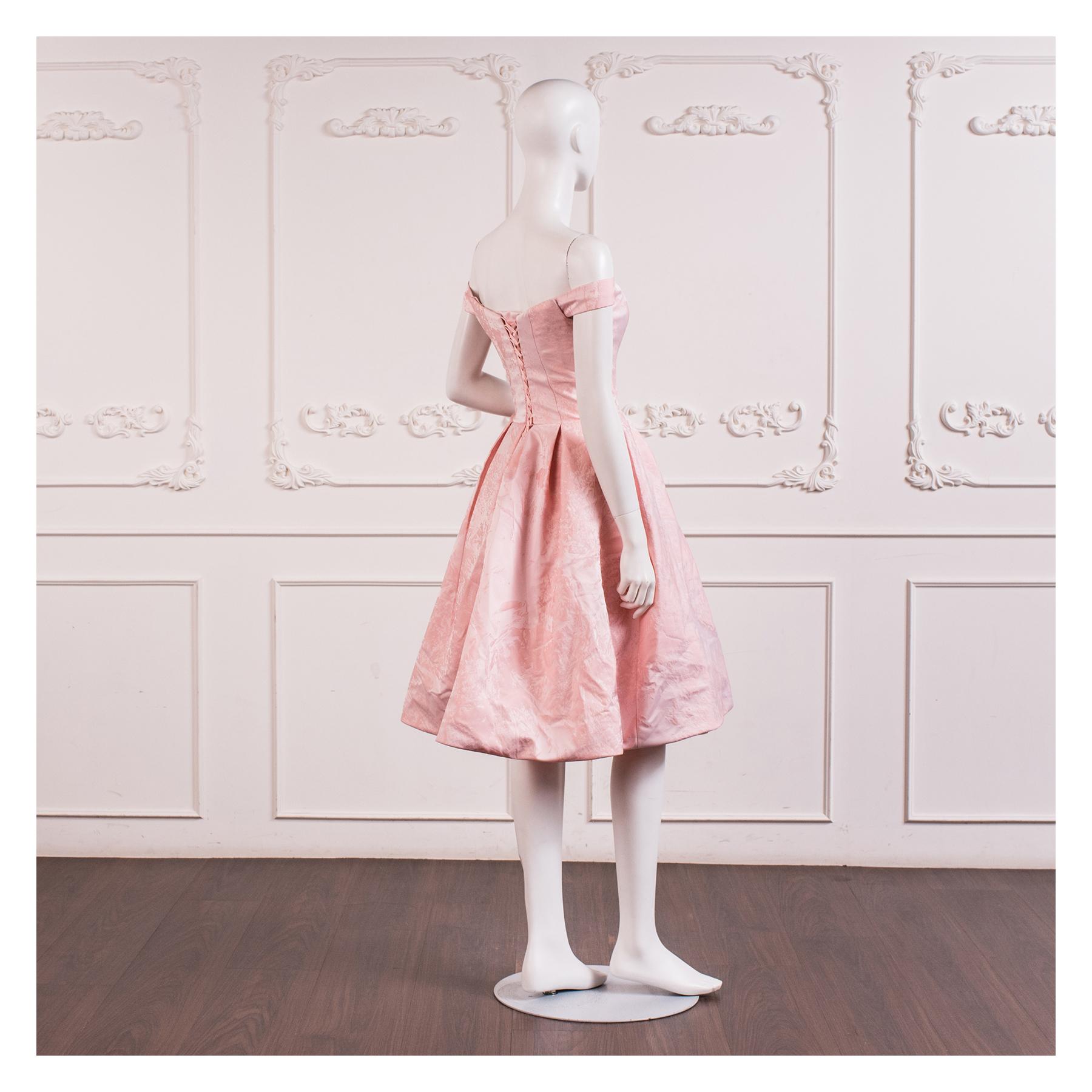 小禮服,洋裝小禮服,晚宴小禮服,婚宴小禮服,表演禮服,尾牙禮服,小禮服推薦,小禮服租借