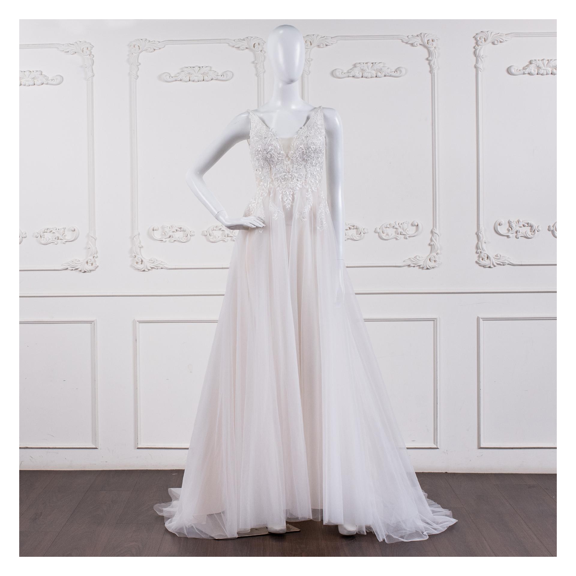 拍照類白紗,宴客類白紗,宴客白紗,類白紗,輕婚紗,婚紗禮服,白紗禮服,禮服租借,白紗款式,類白紗推薦,婚禮白紗