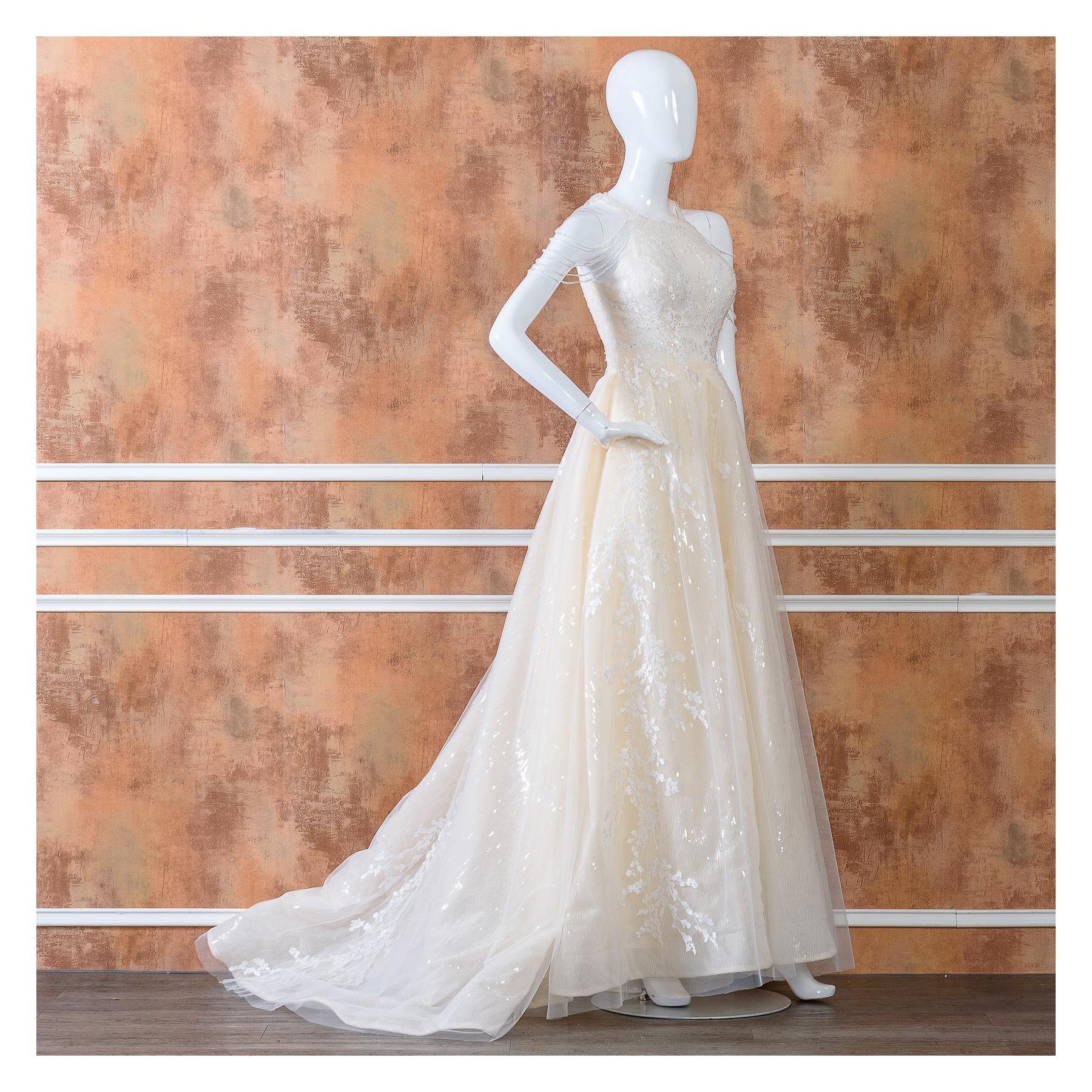 拍照類白紗,宴客類白紗,宴客白紗,類白紗,輕婚紗,婚紗禮服,白紗禮服,禮服租借,白紗款式,類白紗推薦,婚禮白紗