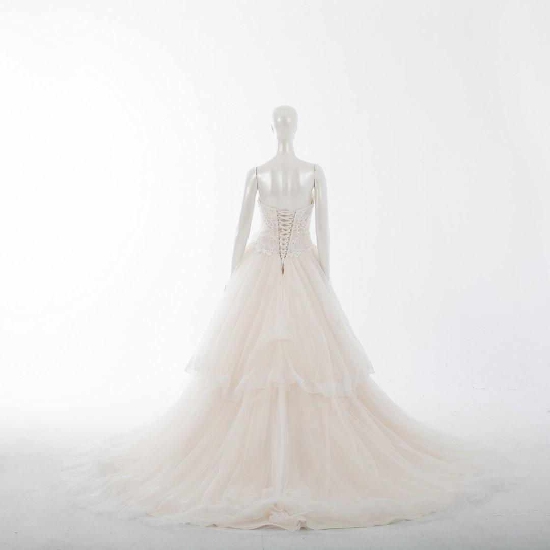 拍照類白紗,宴客類白紗,宴客白紗,類白紗,輕婚紗,婚紗禮服,白紗禮服,禮服租借,白紗款式,類白紗推薦,婚禮白紗