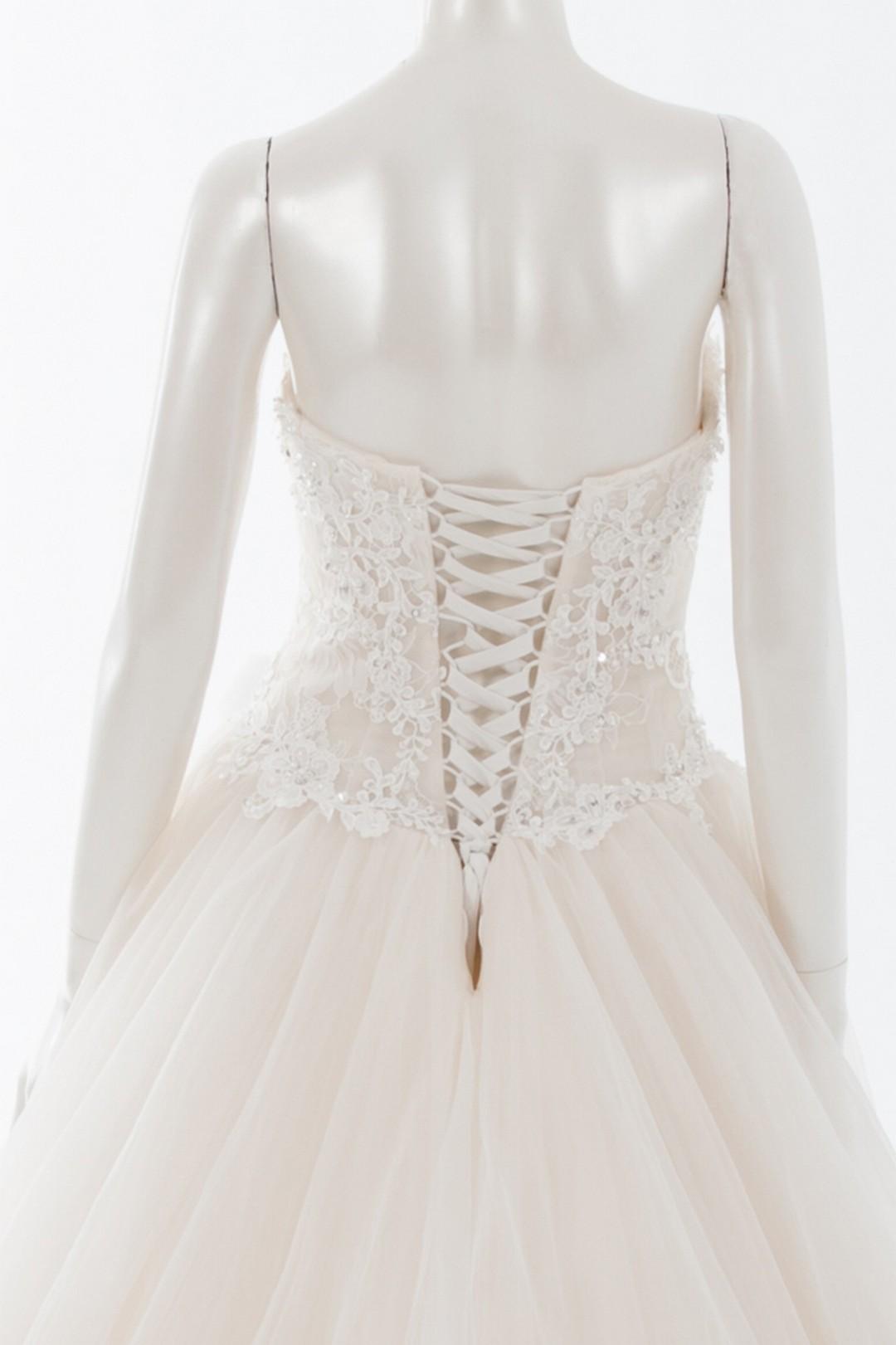 拍照類白紗,宴客類白紗,宴客白紗,類白紗,輕婚紗,婚紗禮服,白紗禮服,禮服租借,白紗款式,類白紗推薦,婚禮白紗