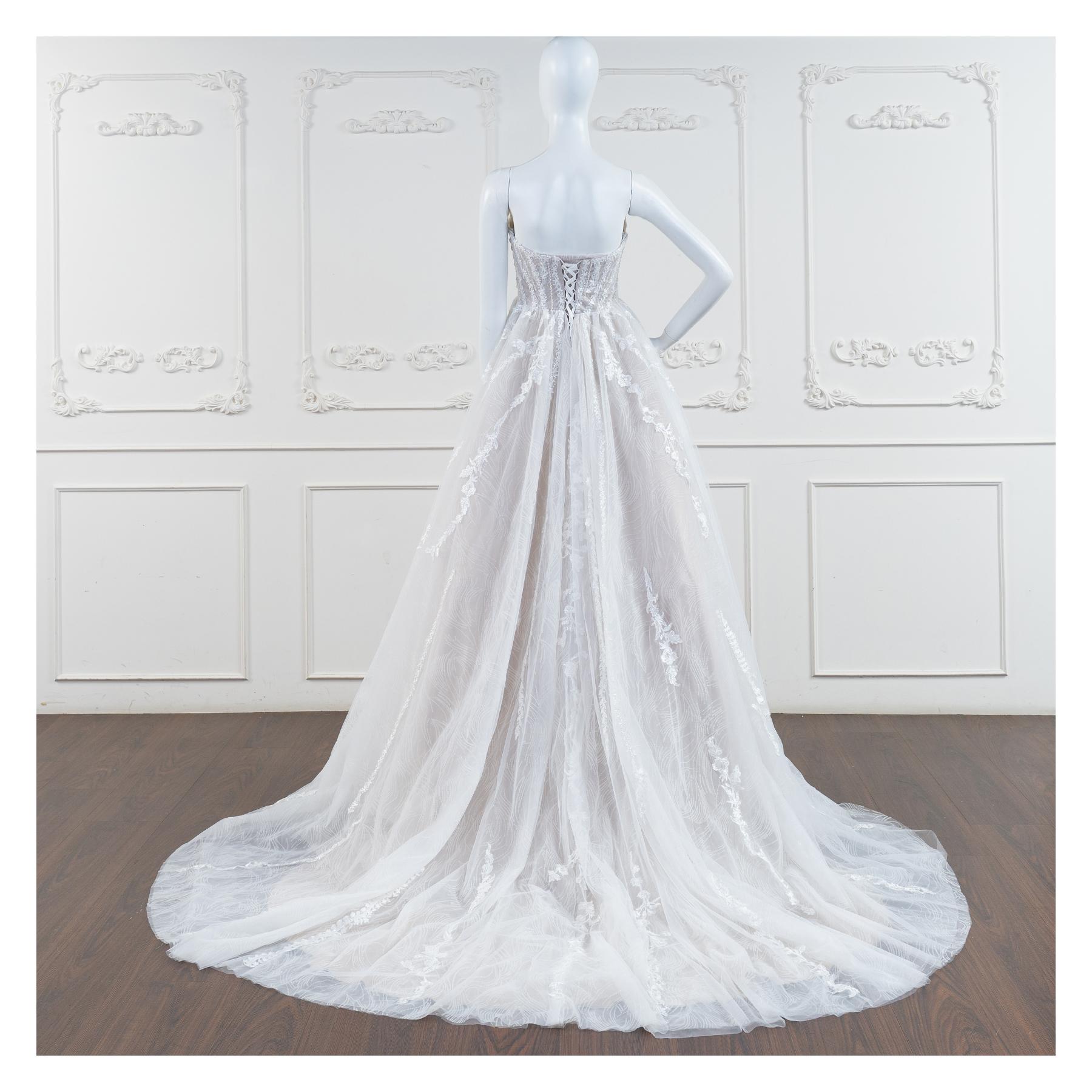 拍照類白紗,宴客類白紗,宴客白紗,類白紗,輕婚紗,婚紗禮服,白紗禮服,禮服租借,白紗款式,類白紗推薦,婚禮白紗