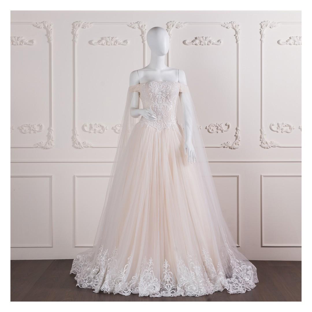 拍照類白紗,宴客類白紗,宴客白紗,類白紗,輕婚紗,婚紗禮服,白紗禮服,禮服租借,白紗款式,類白紗推薦,婚禮白紗