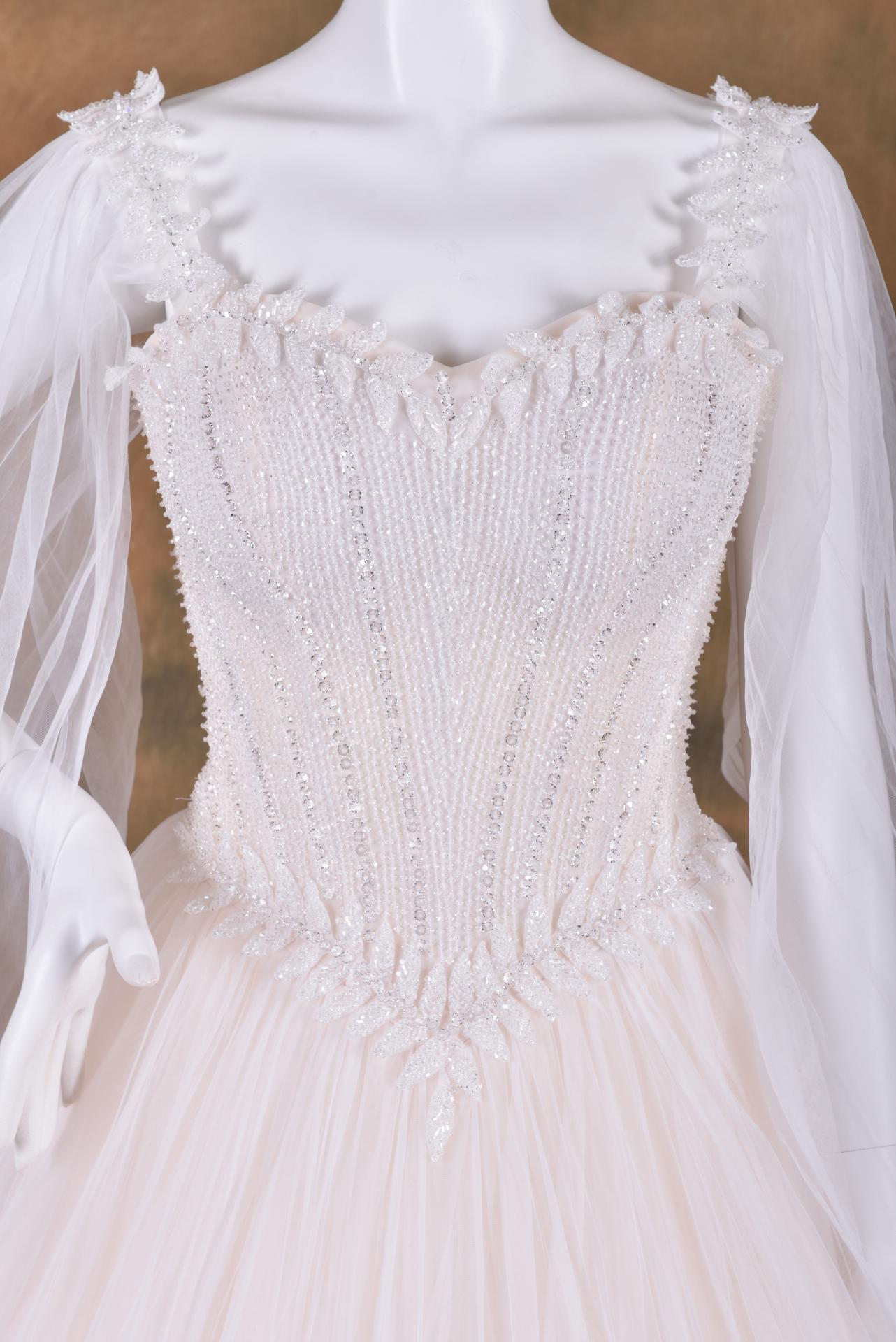 拍照類白紗,宴客類白紗,宴客白紗,類白紗,輕婚紗,婚紗禮服,白紗禮服,禮服租借,白紗款式,類白紗推薦,婚禮白紗