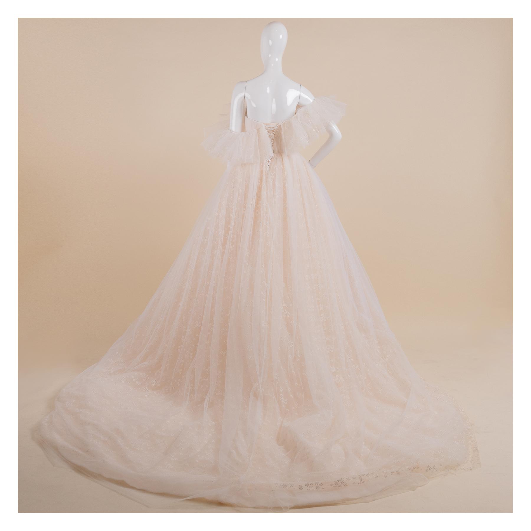 拍照類白紗,宴客類白紗,宴客白紗,類白紗,輕婚紗,婚紗禮服,白紗禮服,禮服租借,白紗款式,類白紗推薦,婚禮白紗