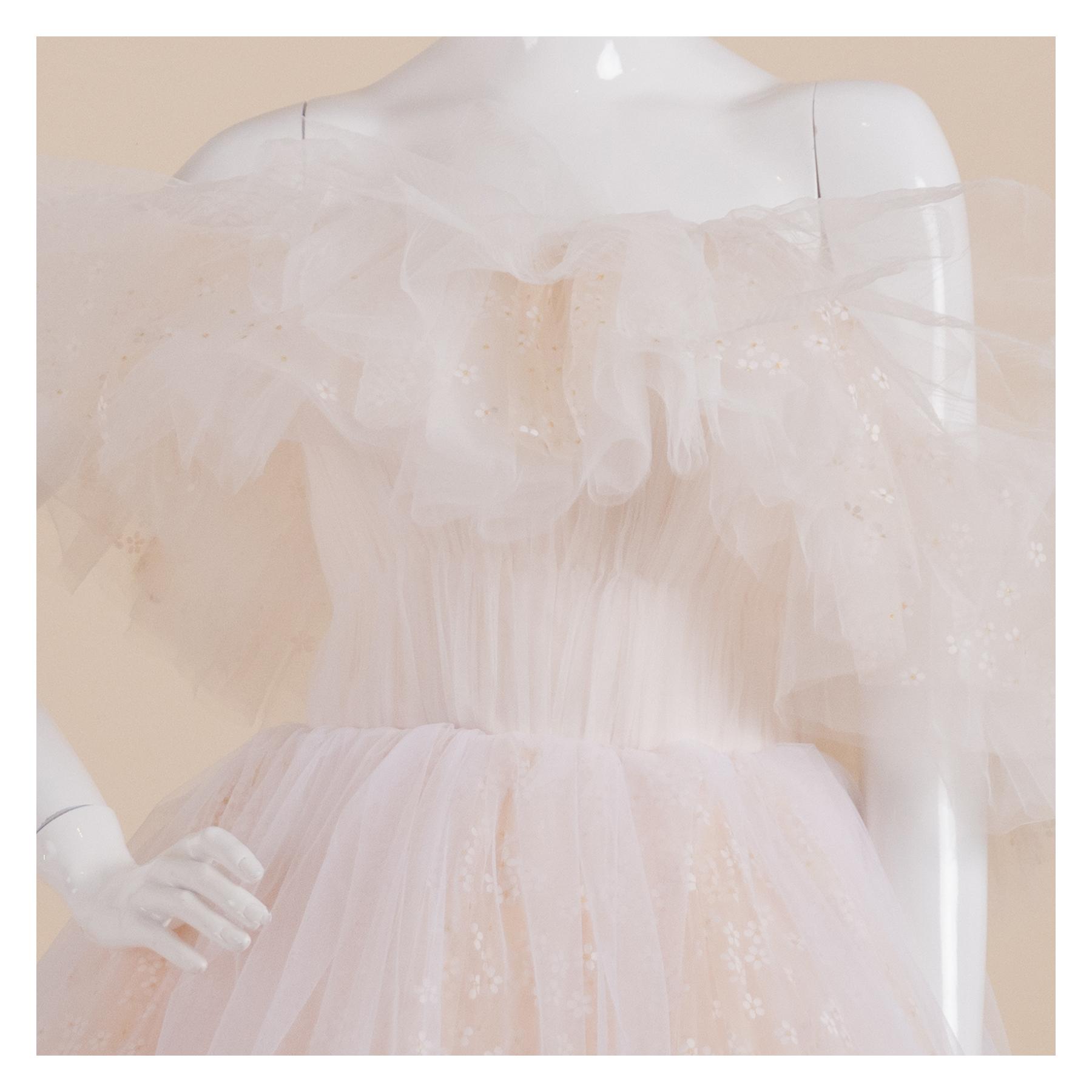 拍照類白紗,宴客類白紗,宴客白紗,類白紗,輕婚紗,婚紗禮服,白紗禮服,禮服租借,白紗款式,類白紗推薦,婚禮白紗