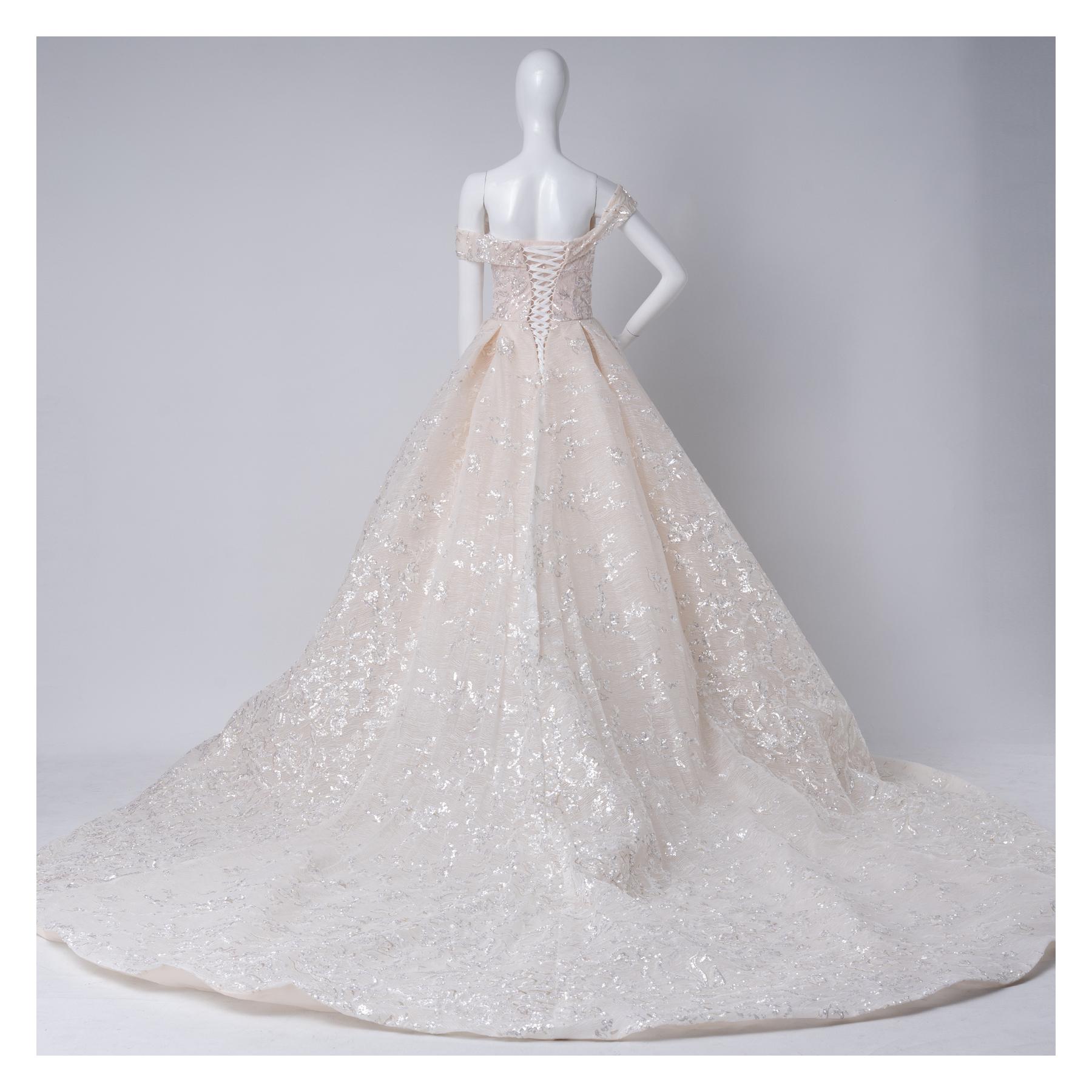 拍照類白紗,宴客類白紗,宴客白紗,類白紗,輕婚紗,婚紗禮服,白紗禮服,禮服租借,白紗款式,類白紗推薦,婚禮白紗