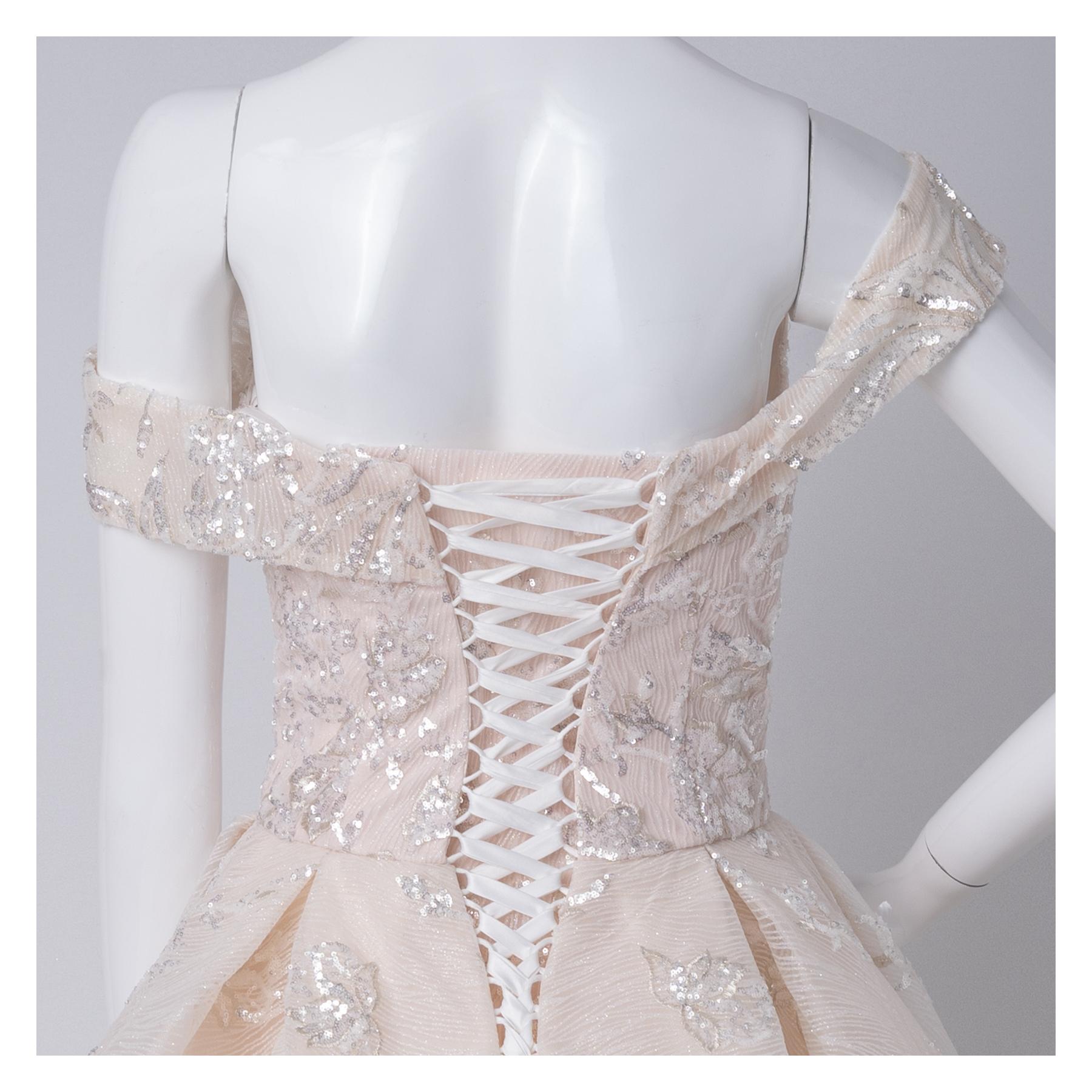 拍照類白紗,宴客類白紗,宴客白紗,類白紗,輕婚紗,婚紗禮服,白紗禮服,禮服租借,白紗款式,類白紗推薦,婚禮白紗