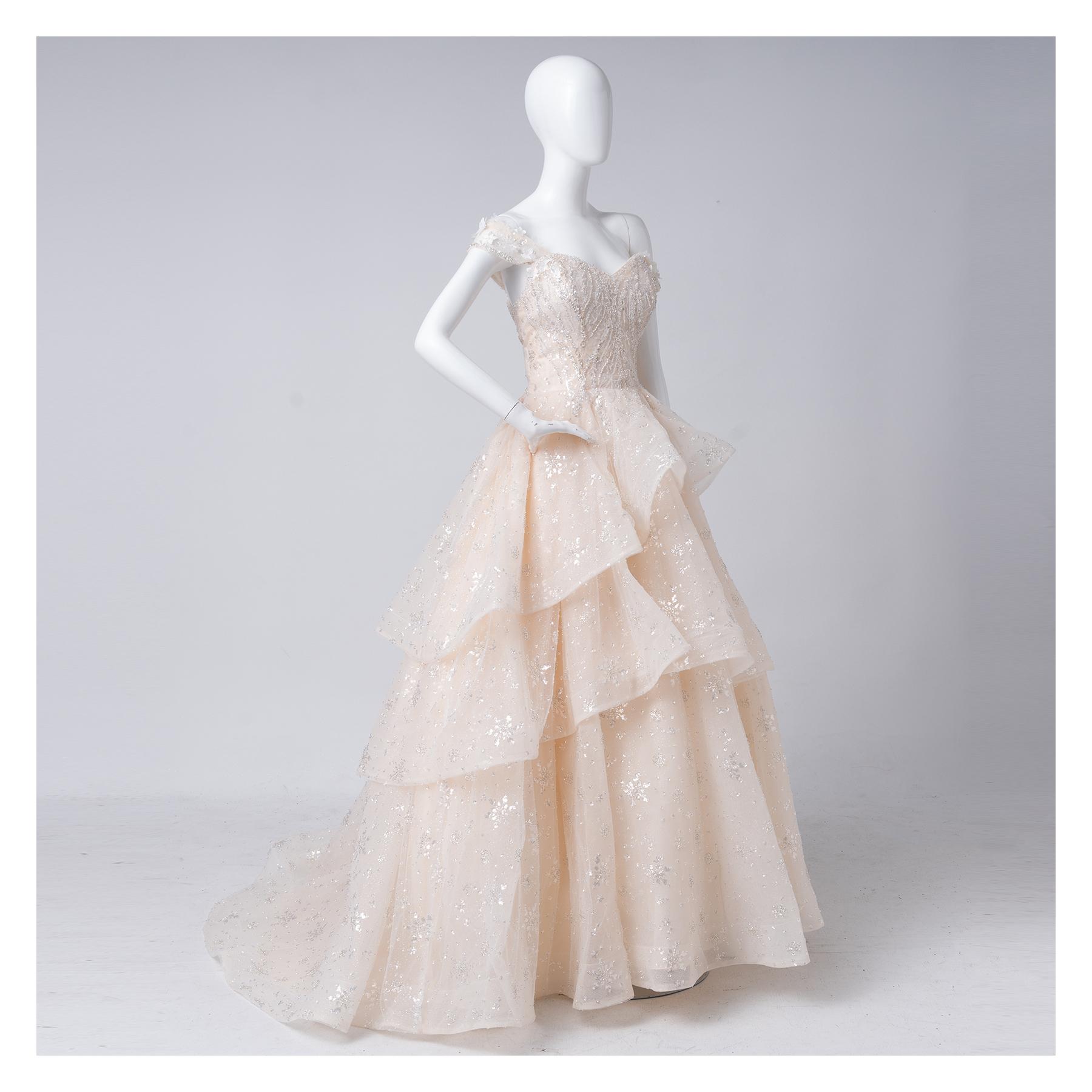 拍照類白紗,宴客類白紗,宴客白紗,類白紗,輕婚紗,婚紗禮服,白紗禮服,禮服租借,白紗款式,類白紗推薦,婚禮白紗