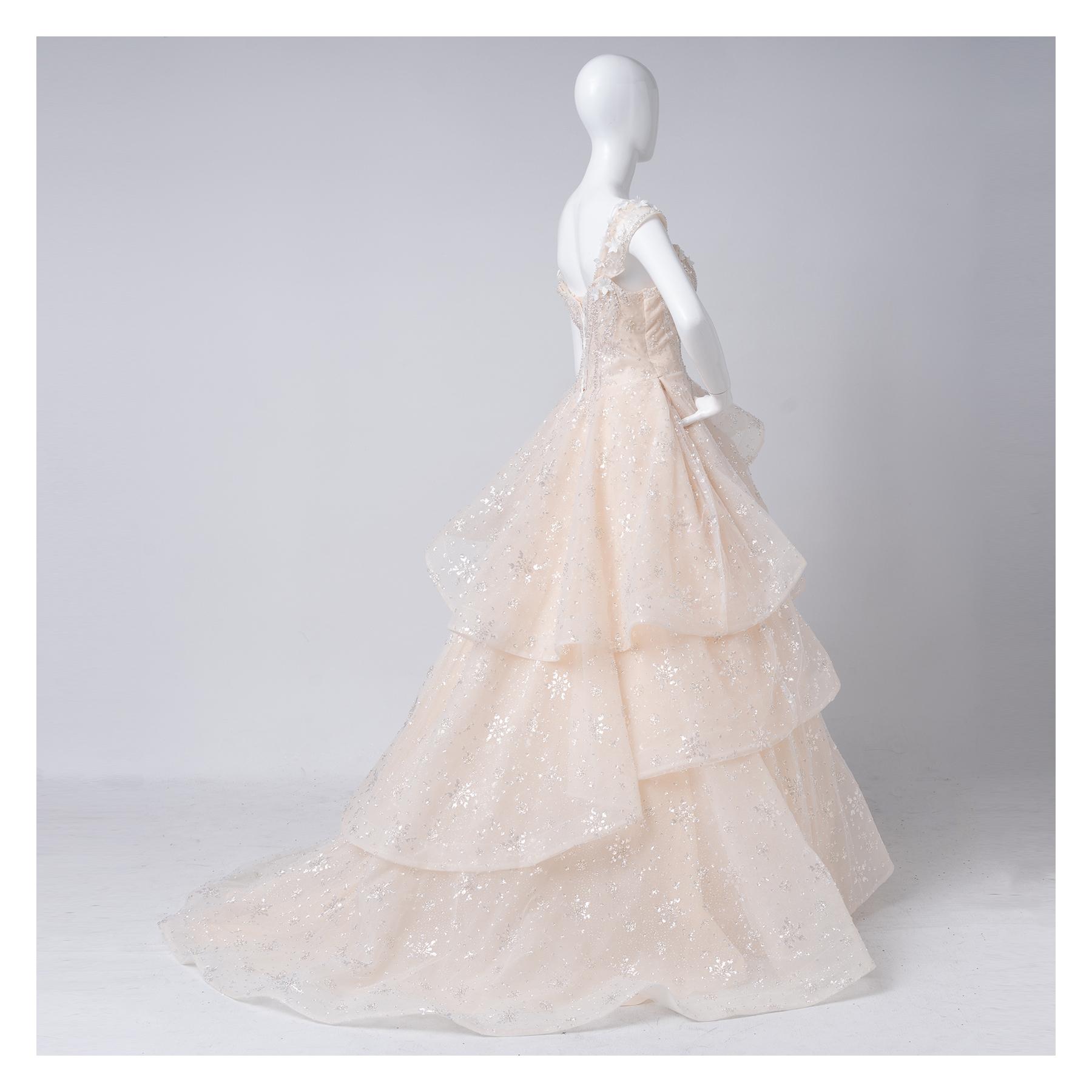 拍照類白紗,宴客類白紗,宴客白紗,類白紗,輕婚紗,婚紗禮服,白紗禮服,禮服租借,白紗款式,類白紗推薦,婚禮白紗