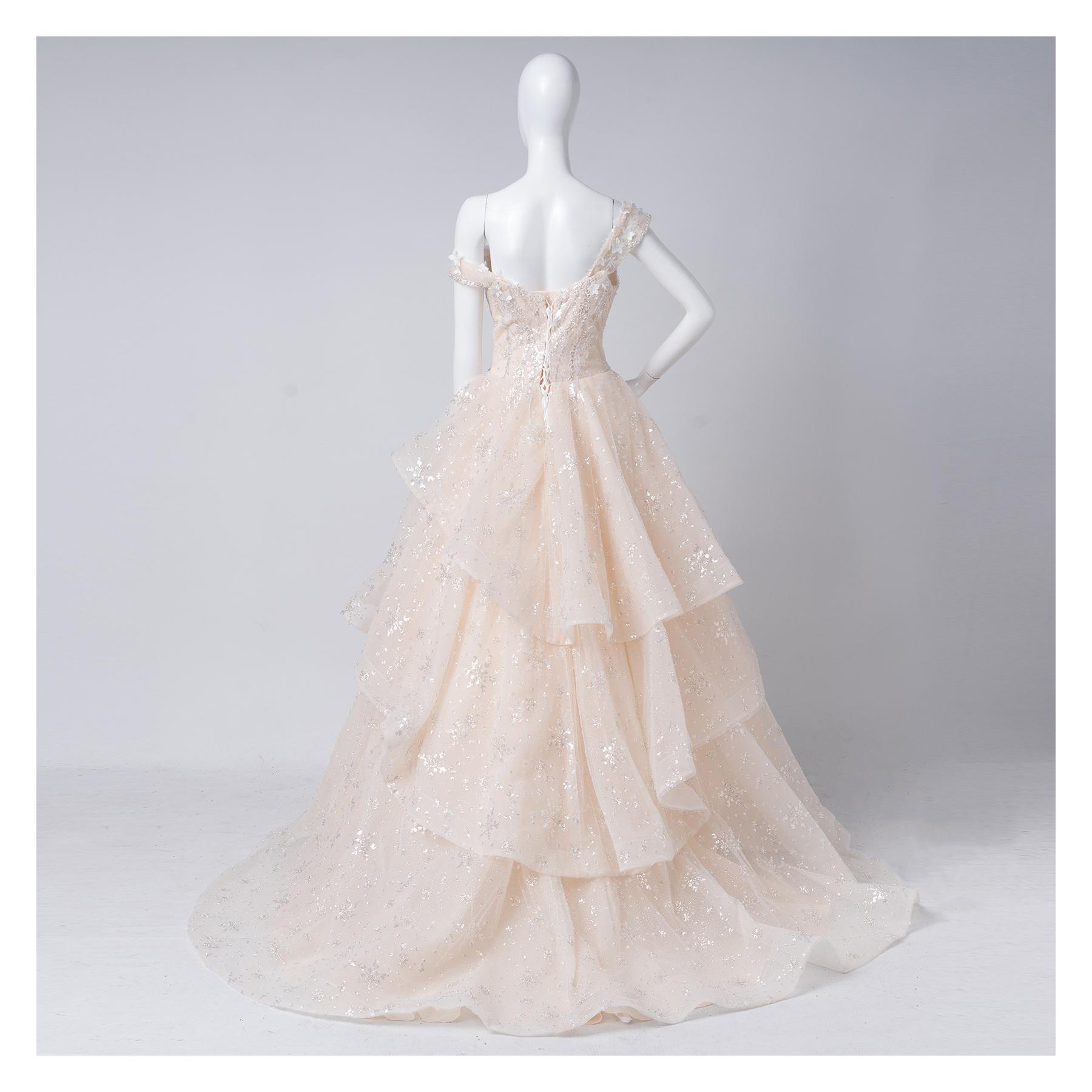 拍照類白紗,宴客類白紗,宴客白紗,類白紗,輕婚紗,婚紗禮服,白紗禮服,禮服租借,白紗款式,類白紗推薦,婚禮白紗