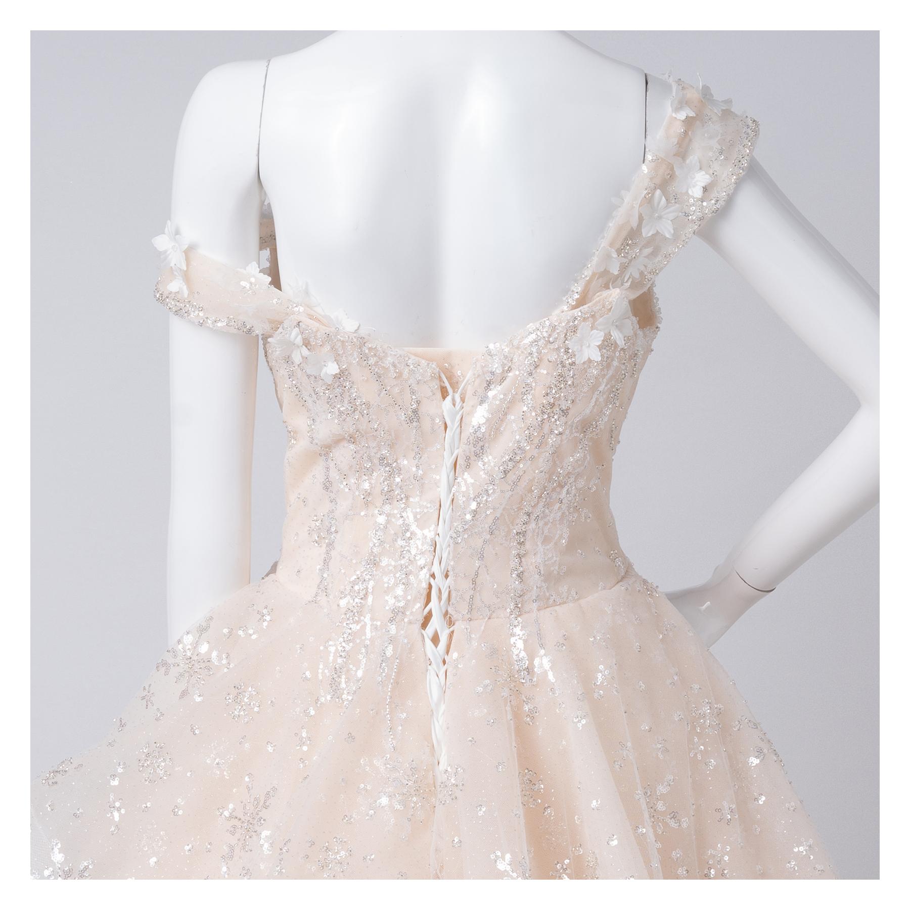 拍照類白紗,宴客類白紗,宴客白紗,類白紗,輕婚紗,婚紗禮服,白紗禮服,禮服租借,白紗款式,類白紗推薦,婚禮白紗