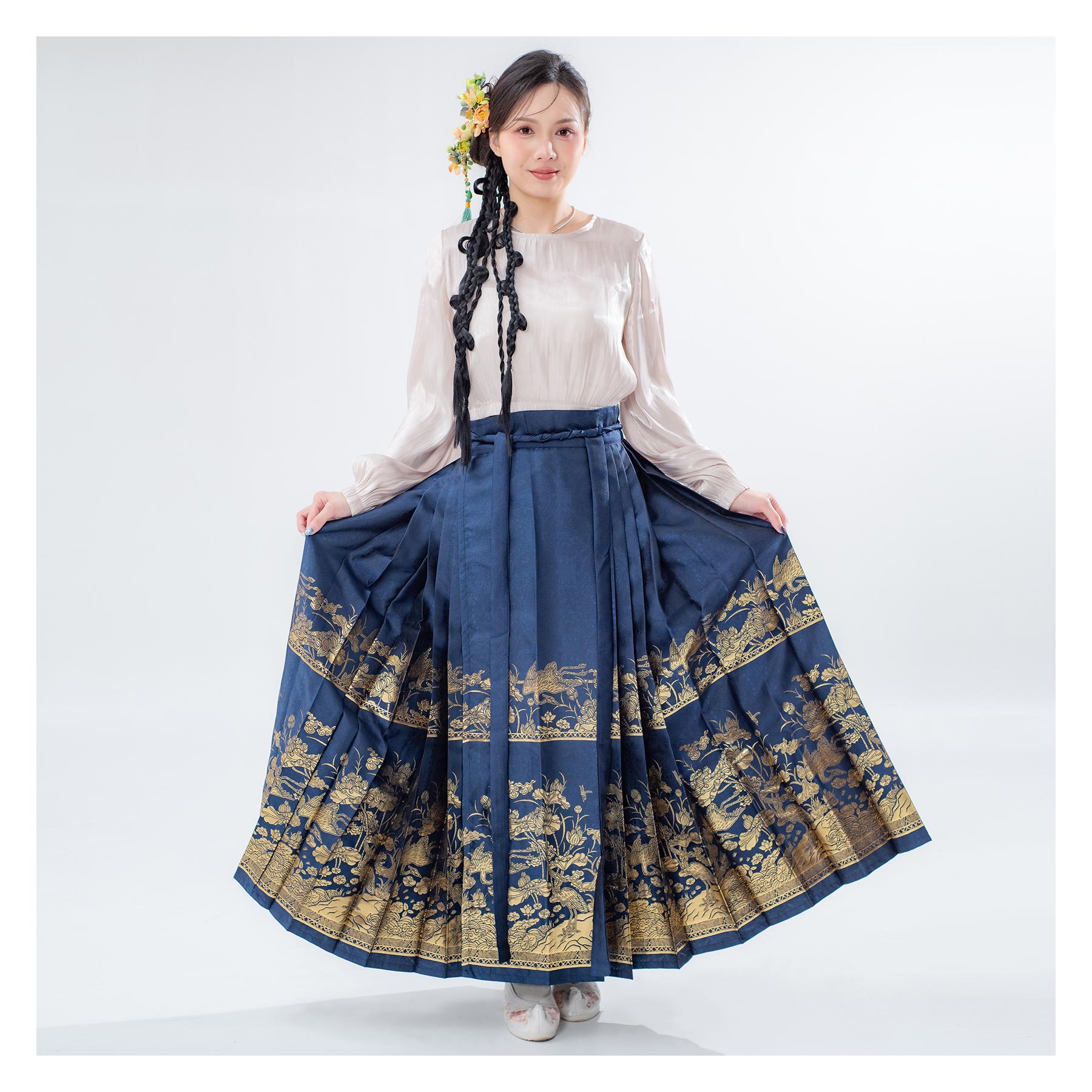 馬面裙,馬面裙租借,中式婚服,中式禮服,宋制婚服,復古婚禮造型,中式婚禮穿搭,中式拍照服,漢服婚禮,中式婚紗攝影,古風婚禮,馬面裙推薦