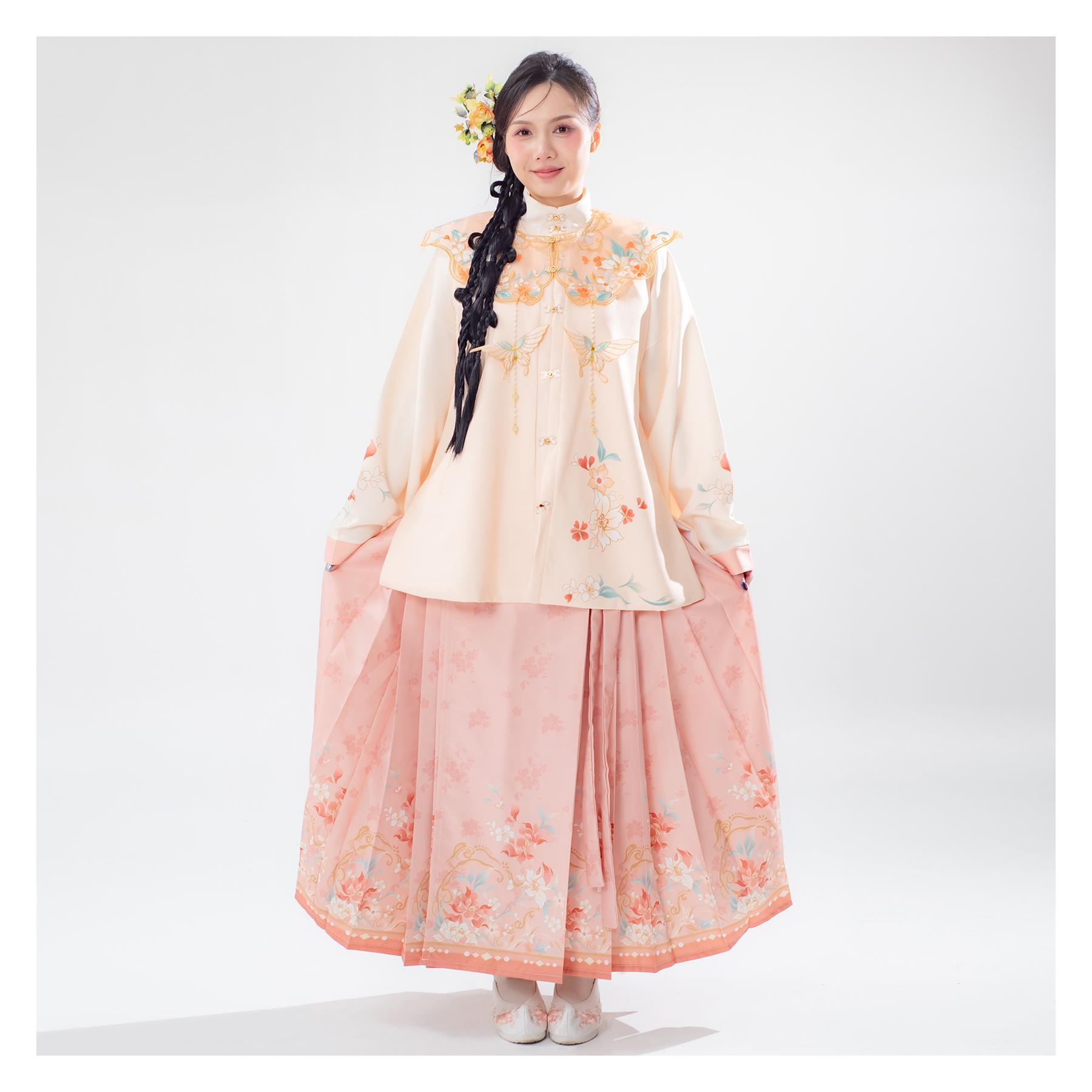 馬面裙,馬面裙租借,中式婚服,中式禮服,宋制婚服,復古婚禮造型,中式婚禮穿搭,中式拍照服,漢服婚禮,中式婚紗攝影,古風婚禮,馬面裙推薦