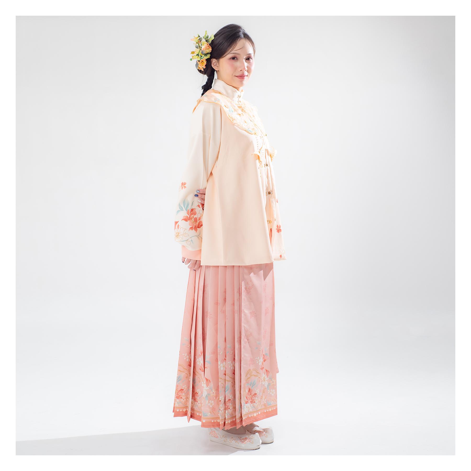 馬面裙,馬面裙租借,中式婚服,中式禮服,宋制婚服,復古婚禮造型,中式婚禮穿搭,中式拍照服,漢服婚禮,中式婚紗攝影,古風婚禮,馬面裙推薦