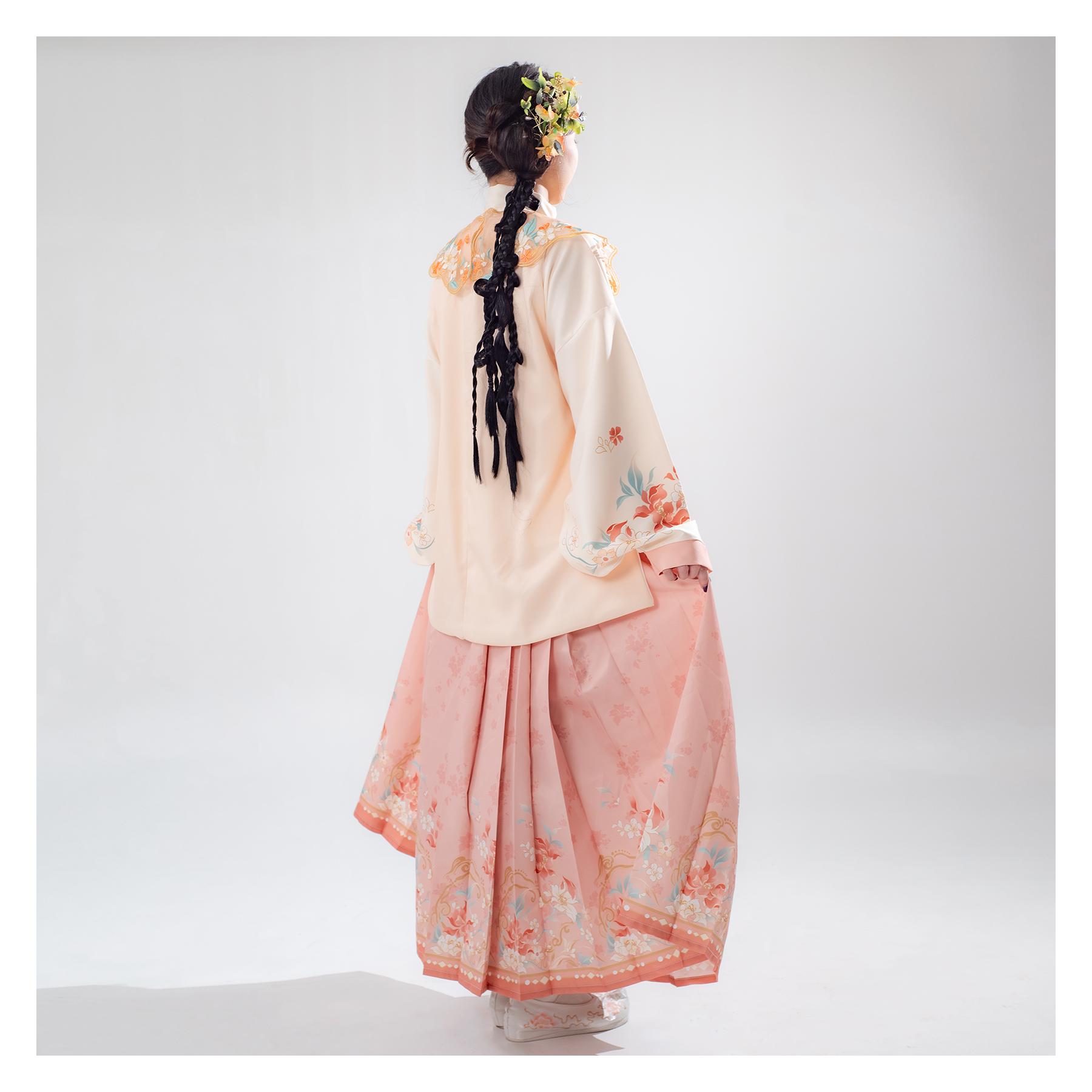 馬面裙,馬面裙租借,中式婚服,中式禮服,宋制婚服,復古婚禮造型,中式婚禮穿搭,中式拍照服,漢服婚禮,中式婚紗攝影,古風婚禮,馬面裙推薦