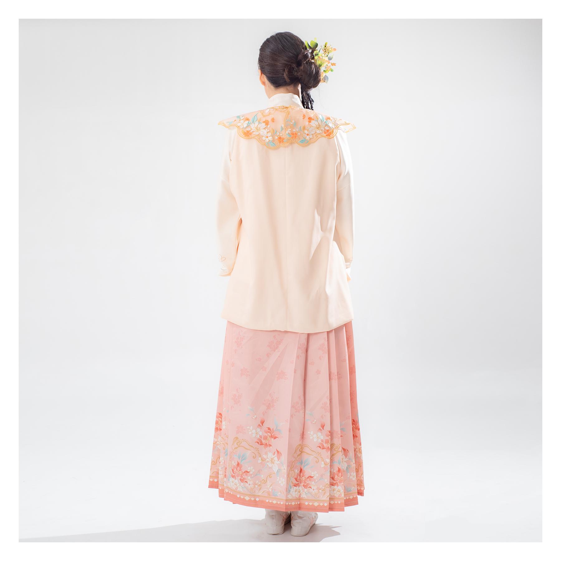 馬面裙,馬面裙租借,中式婚服,中式禮服,宋制婚服,復古婚禮造型,中式婚禮穿搭,中式拍照服,漢服婚禮,中式婚紗攝影,古風婚禮,馬面裙推薦