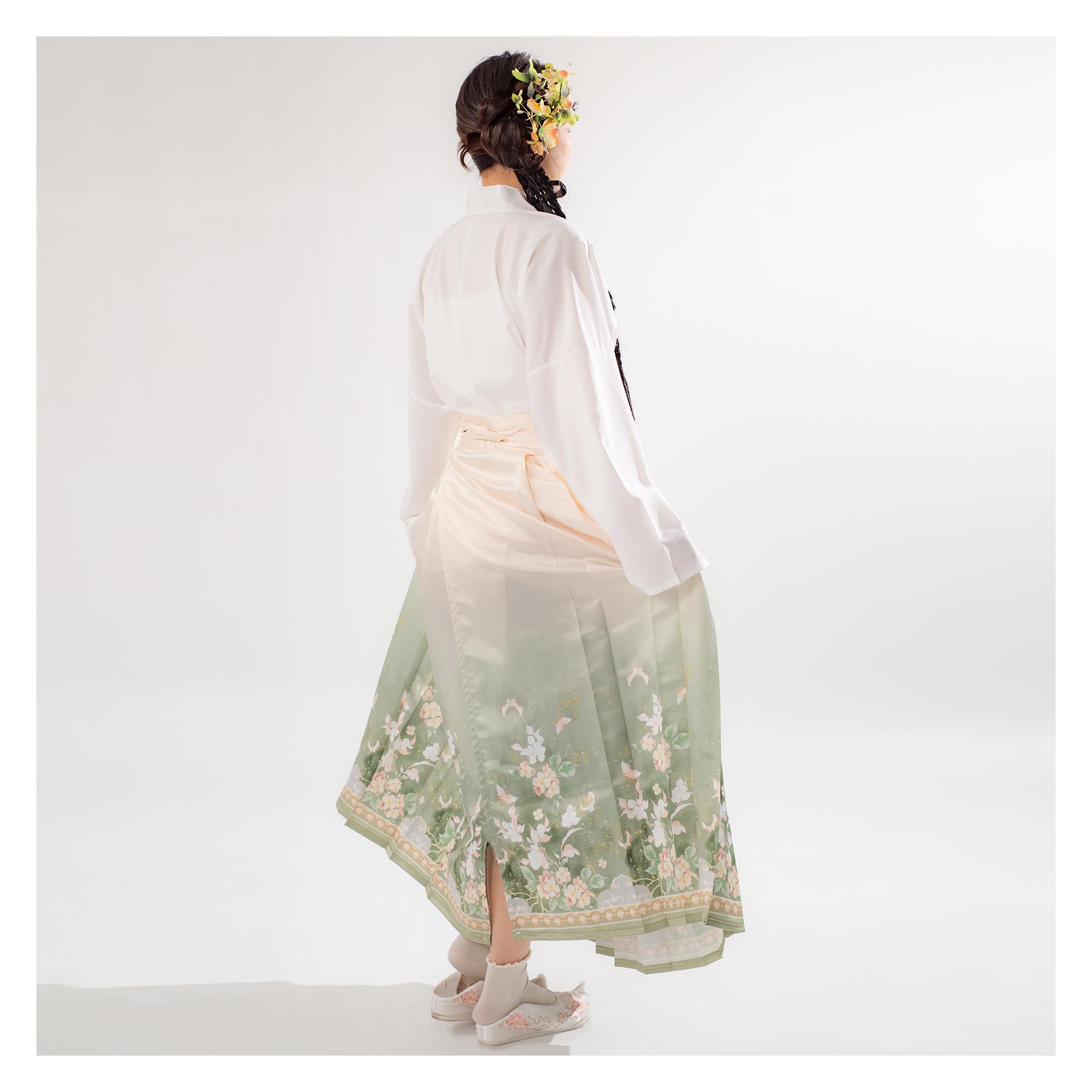 馬面裙,馬面裙租借,中式婚服,中式禮服,宋制婚服,復古婚禮造型,中式婚禮穿搭,中式拍照服,漢服婚禮,中式婚紗攝影,古風婚禮,馬面裙推薦