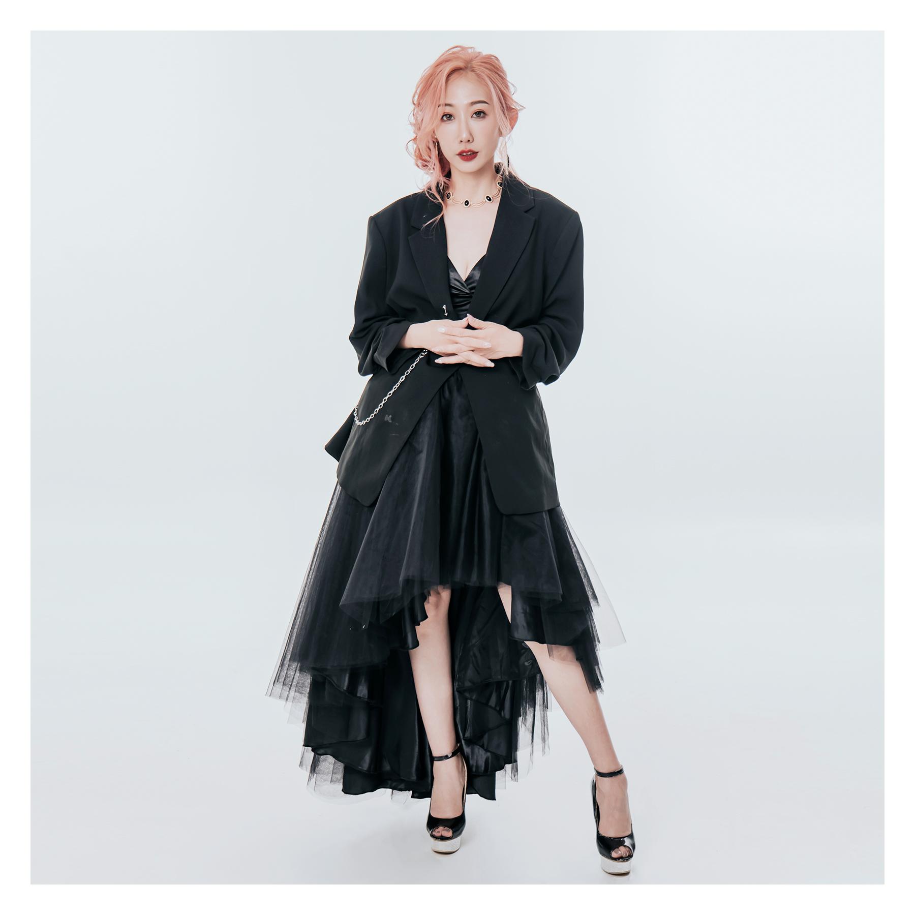 百變婚紗,紗裙寫真,婚紗寫真風格,創意婚紗,便服搭婚紗,個人婚紗,閨蜜婚紗,情侶婚紗,個性婚紗穿搭,紗裙搭配,婚紗攝影推薦,自由婚紗風格