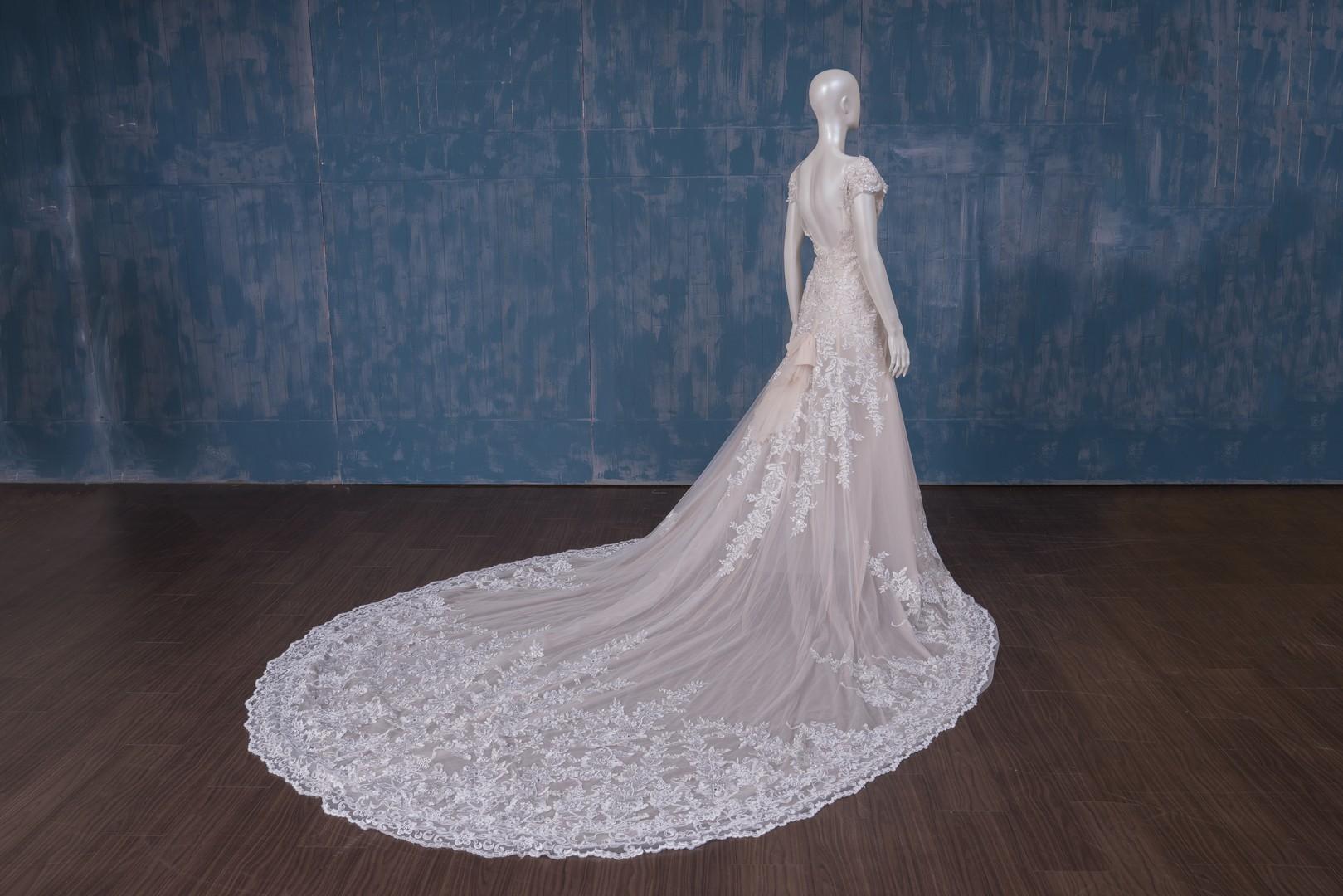 拍照類白紗,宴客類白紗,宴客白紗,類白紗,輕婚紗,婚紗禮服,白紗禮服,禮服租借,白紗款式,類白紗推薦,婚禮白紗