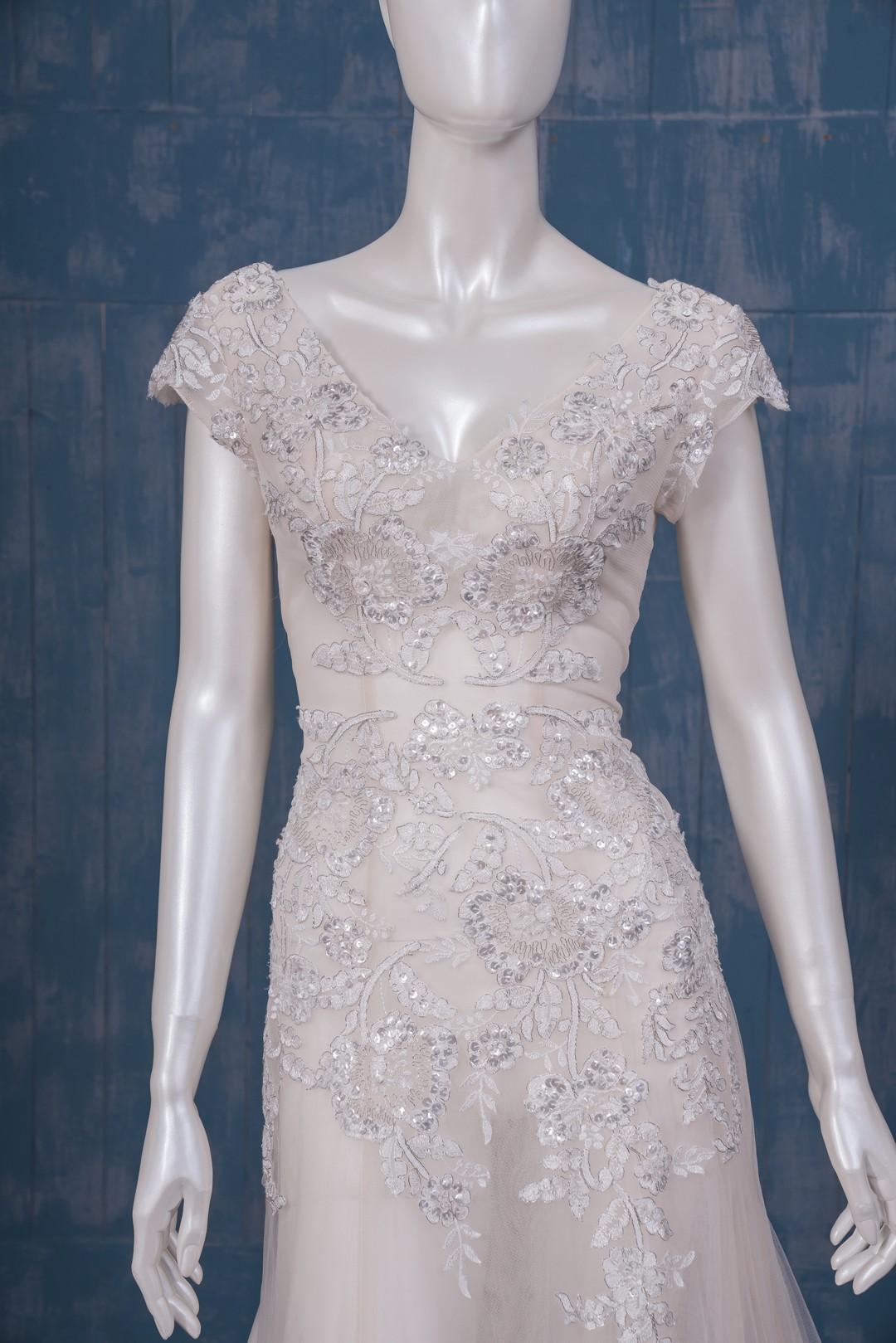 拍照類白紗,宴客類白紗,宴客白紗,類白紗,輕婚紗,婚紗禮服,白紗禮服,禮服租借,白紗款式,類白紗推薦,婚禮白紗