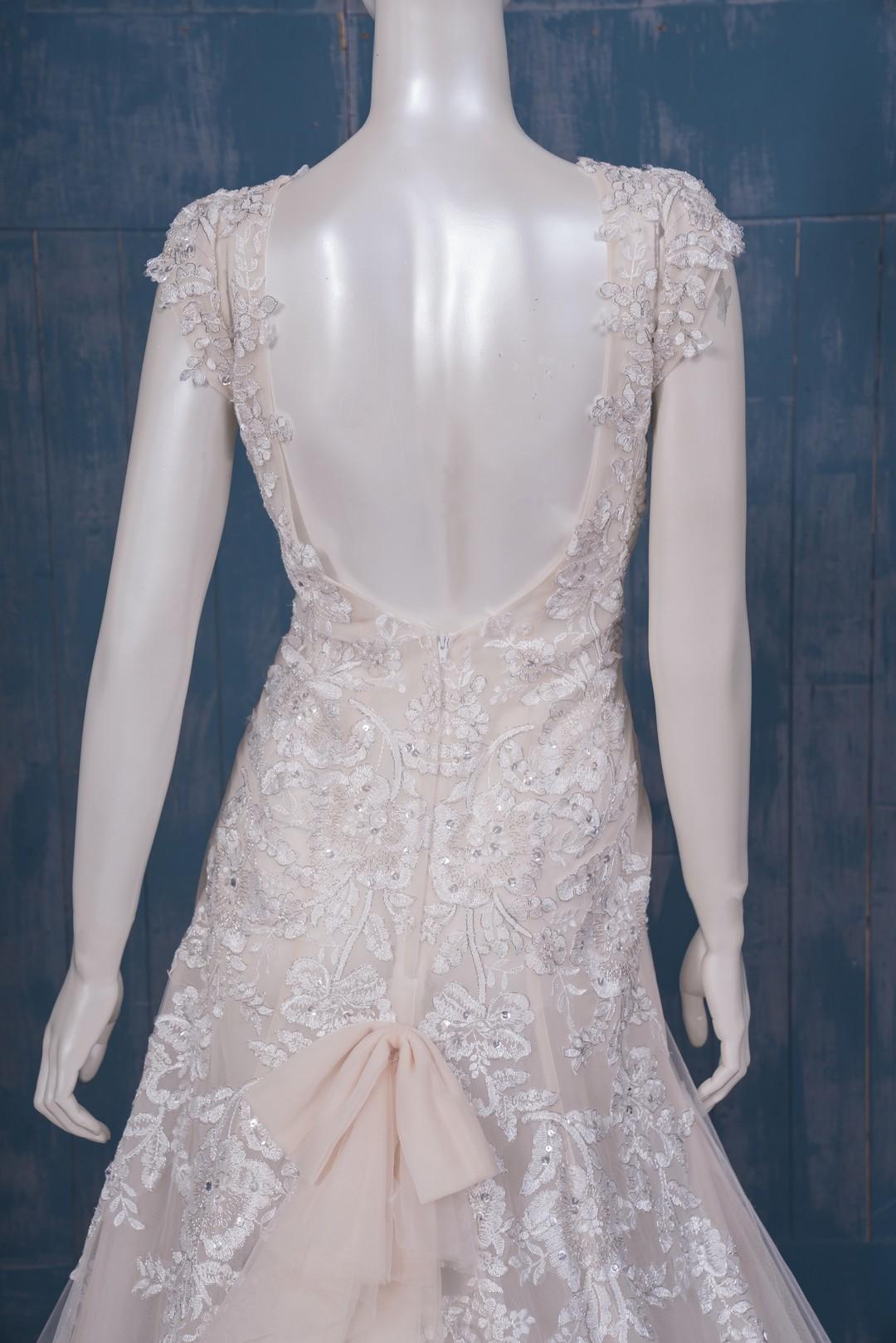 拍照類白紗,宴客類白紗,宴客白紗,類白紗,輕婚紗,婚紗禮服,白紗禮服,禮服租借,白紗款式,類白紗推薦,婚禮白紗